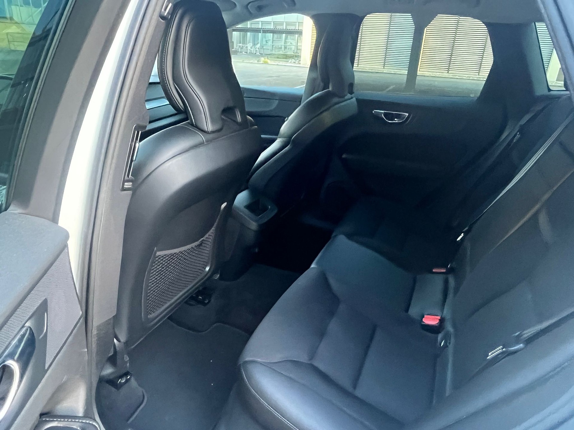 VOLVO XC60 D4 AWD Momentum Geartronic-image-13