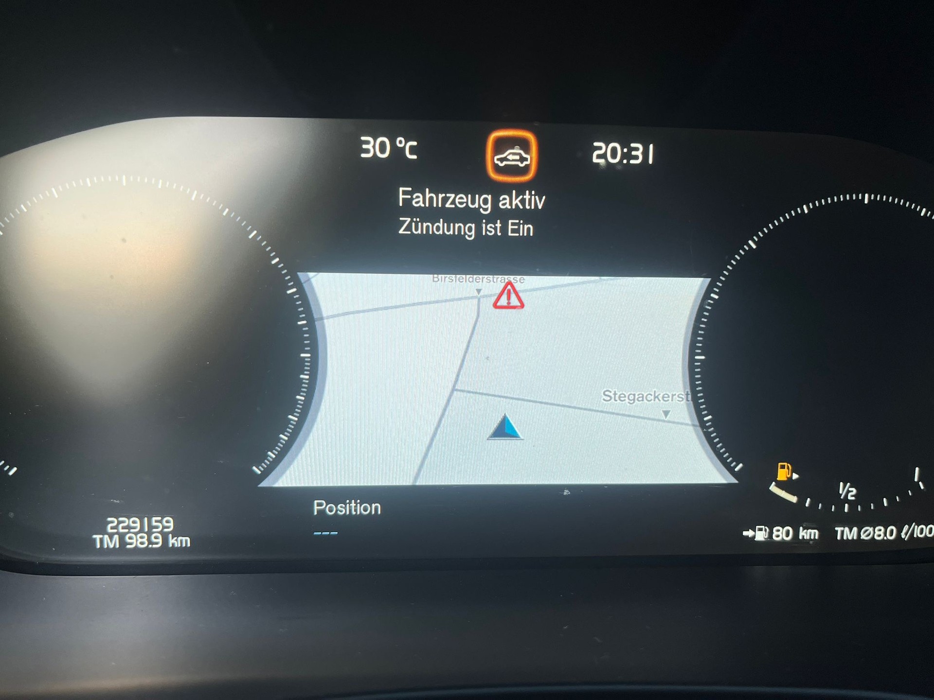 VOLVO XC60 D4 AWD Momentum Geartronic-image-9