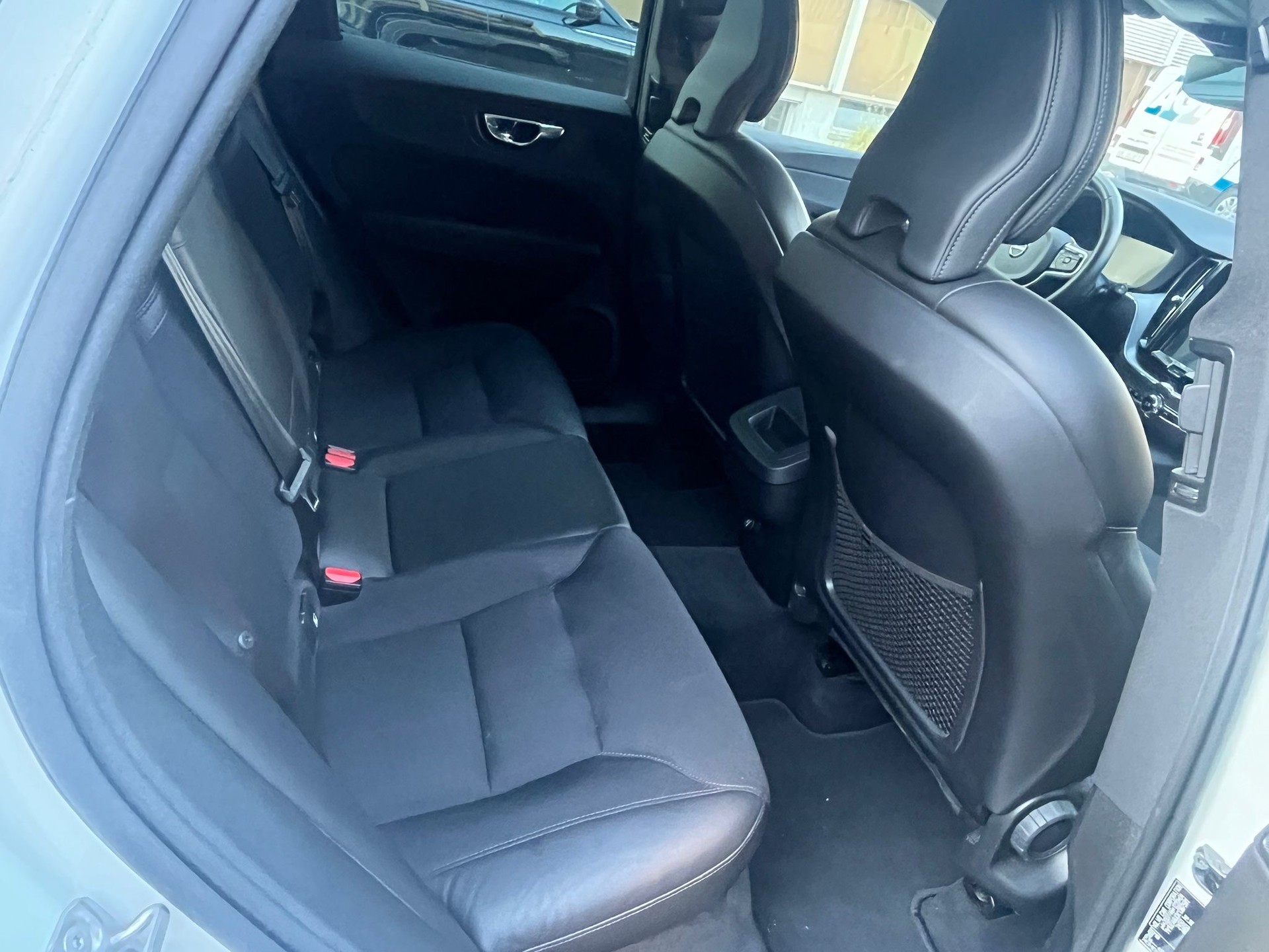 VOLVO XC60 D4 AWD Momentum Geartronic-image-8