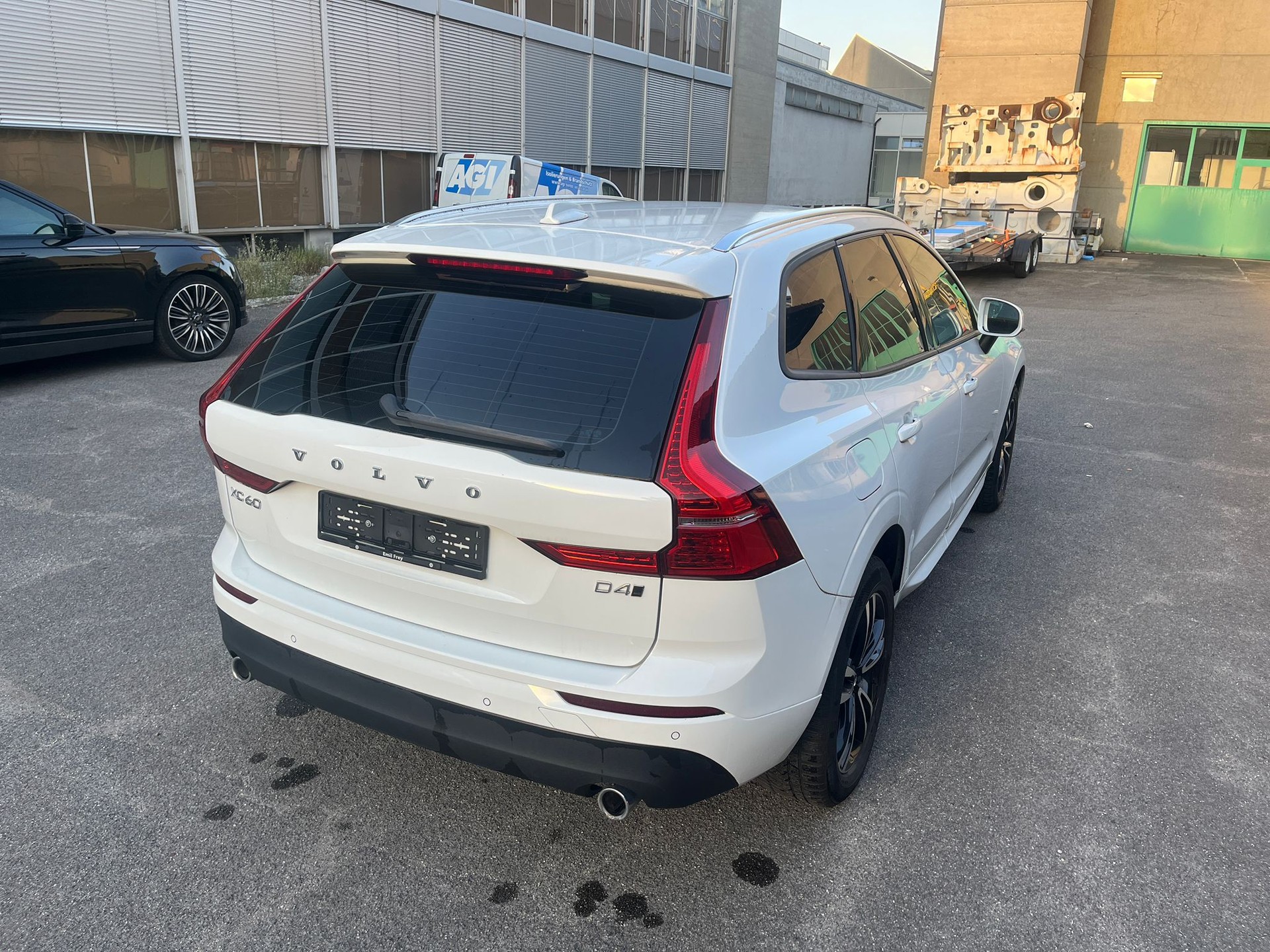 VOLVO XC60 D4 AWD Momentum Geartronic-image-5