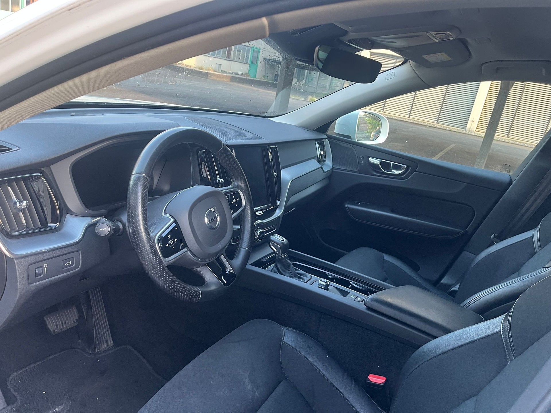 VOLVO XC60 D4 AWD Momentum Geartronic-image-10