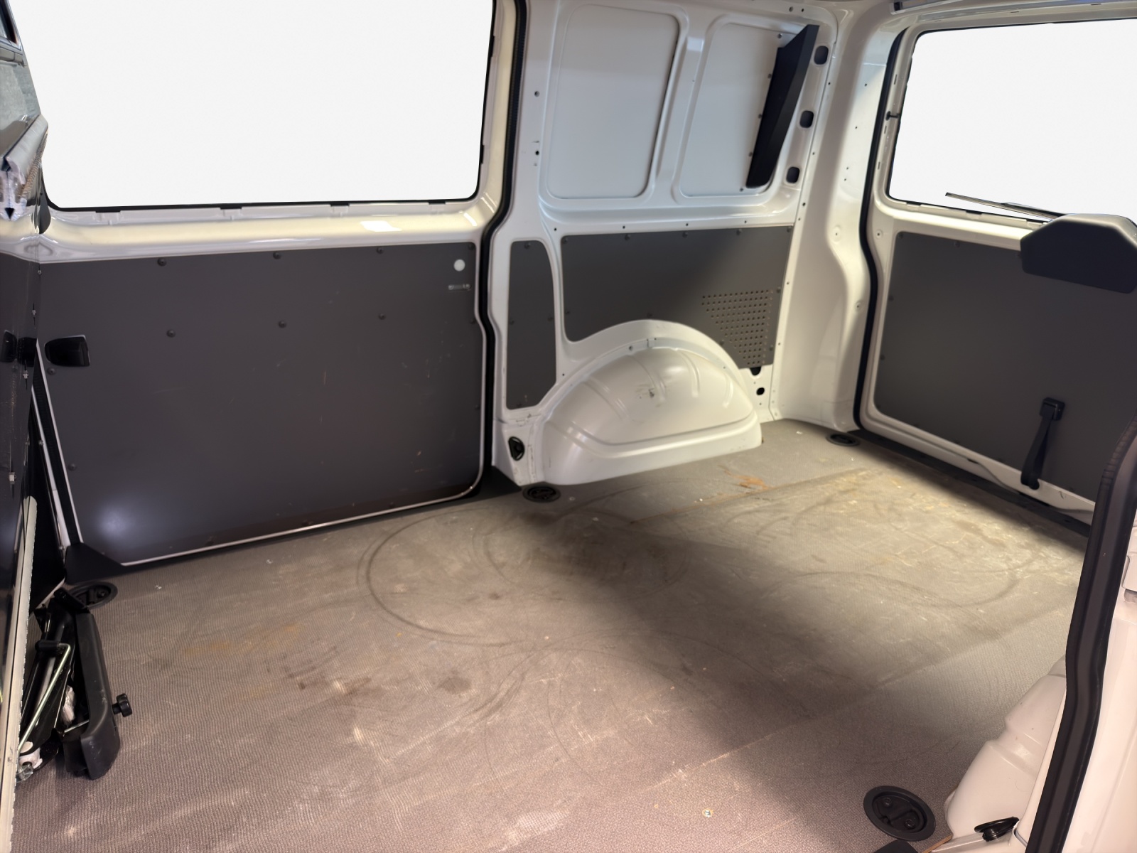 VW T6.1 2.0 TDI DSG-image-11