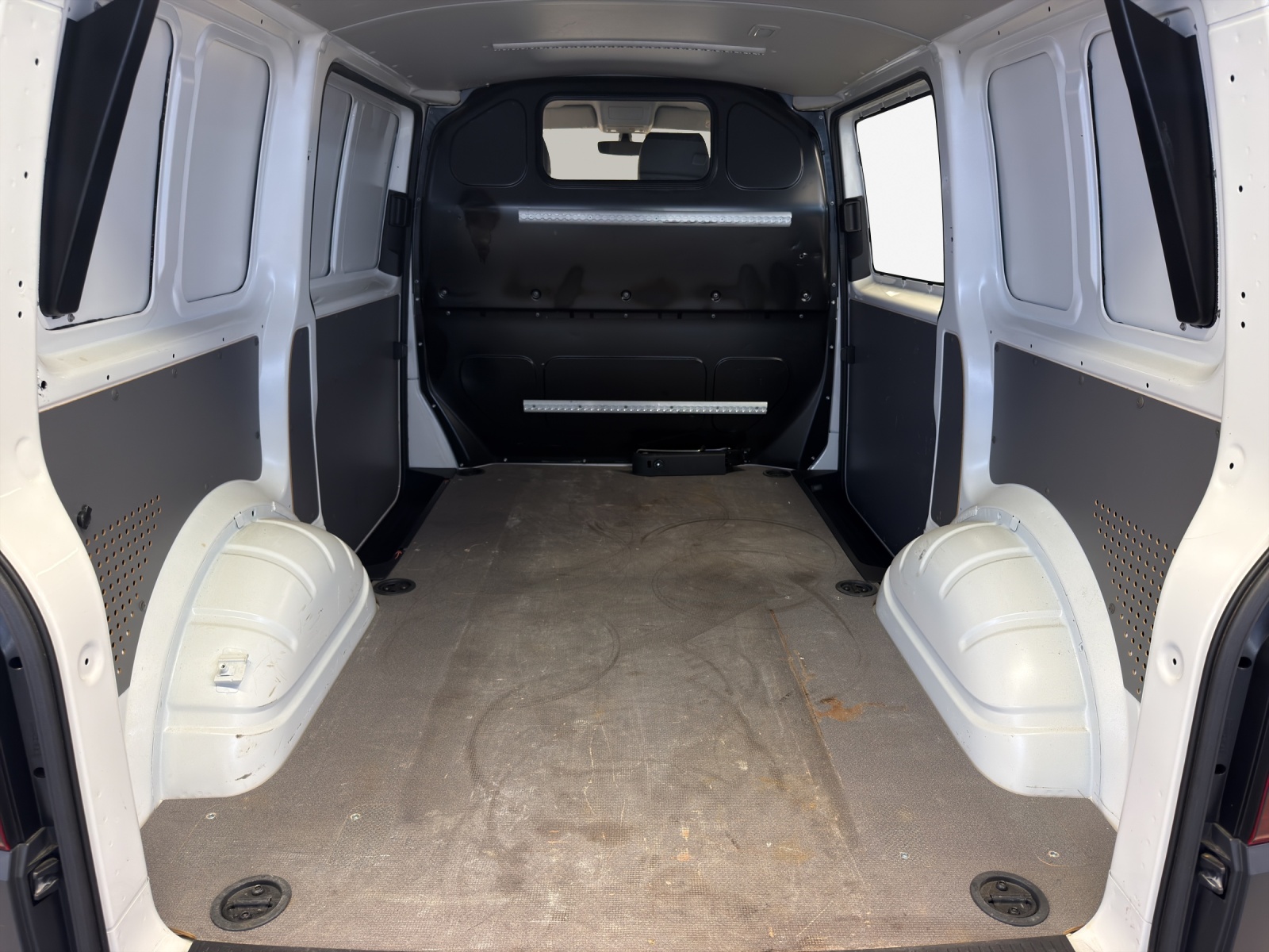 VW T6.1 2.0 TDI DSG-image-12