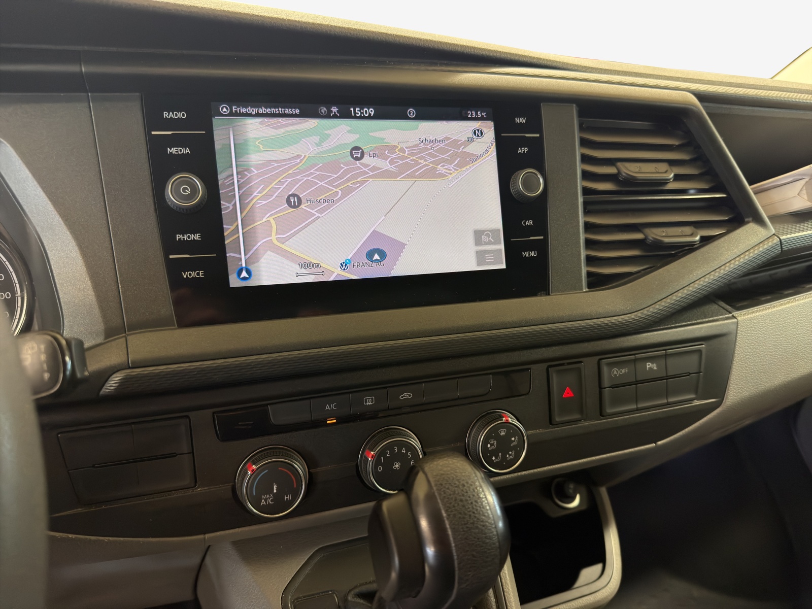 VW T6.1 2.0 TDI DSG-image-10