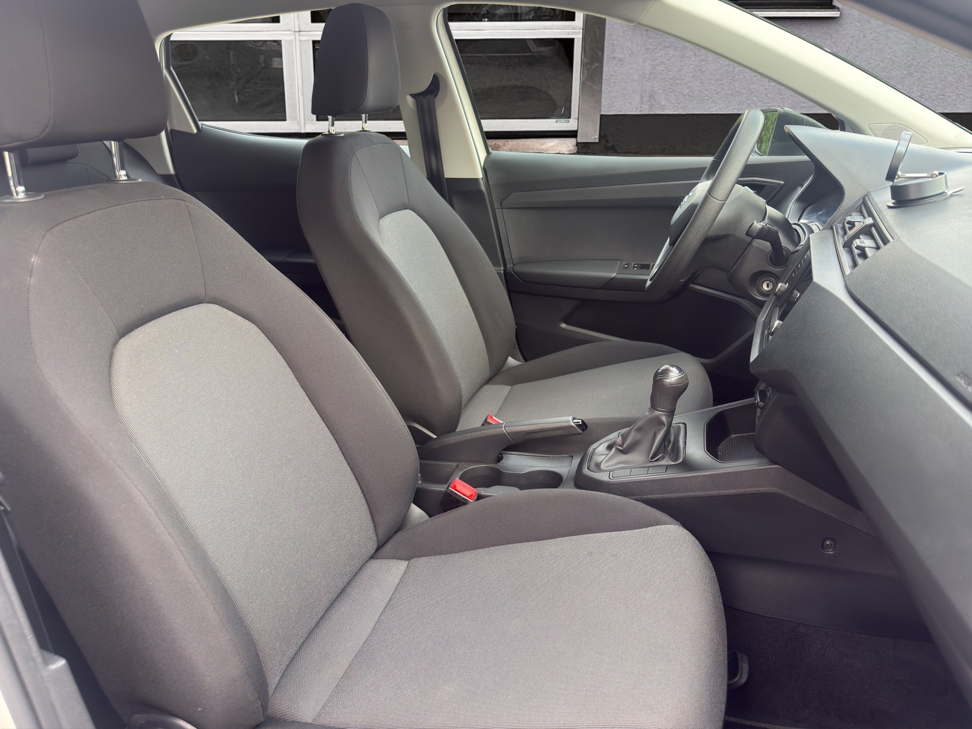 SEAT Ibiza 1.0 EcoTSI Sol-image-12
