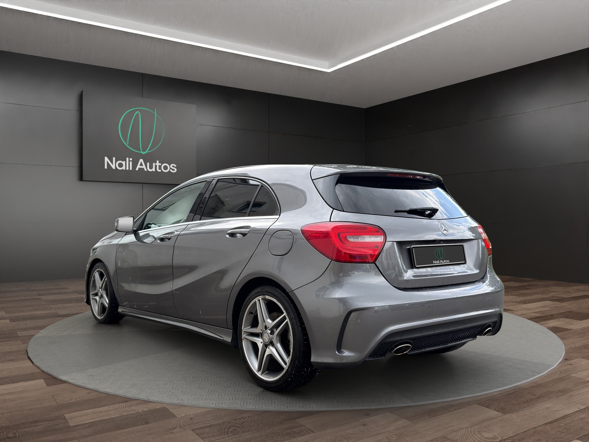 MERCEDES-BENZ A 220 CDI AMG Line 7G-DCT-image-4