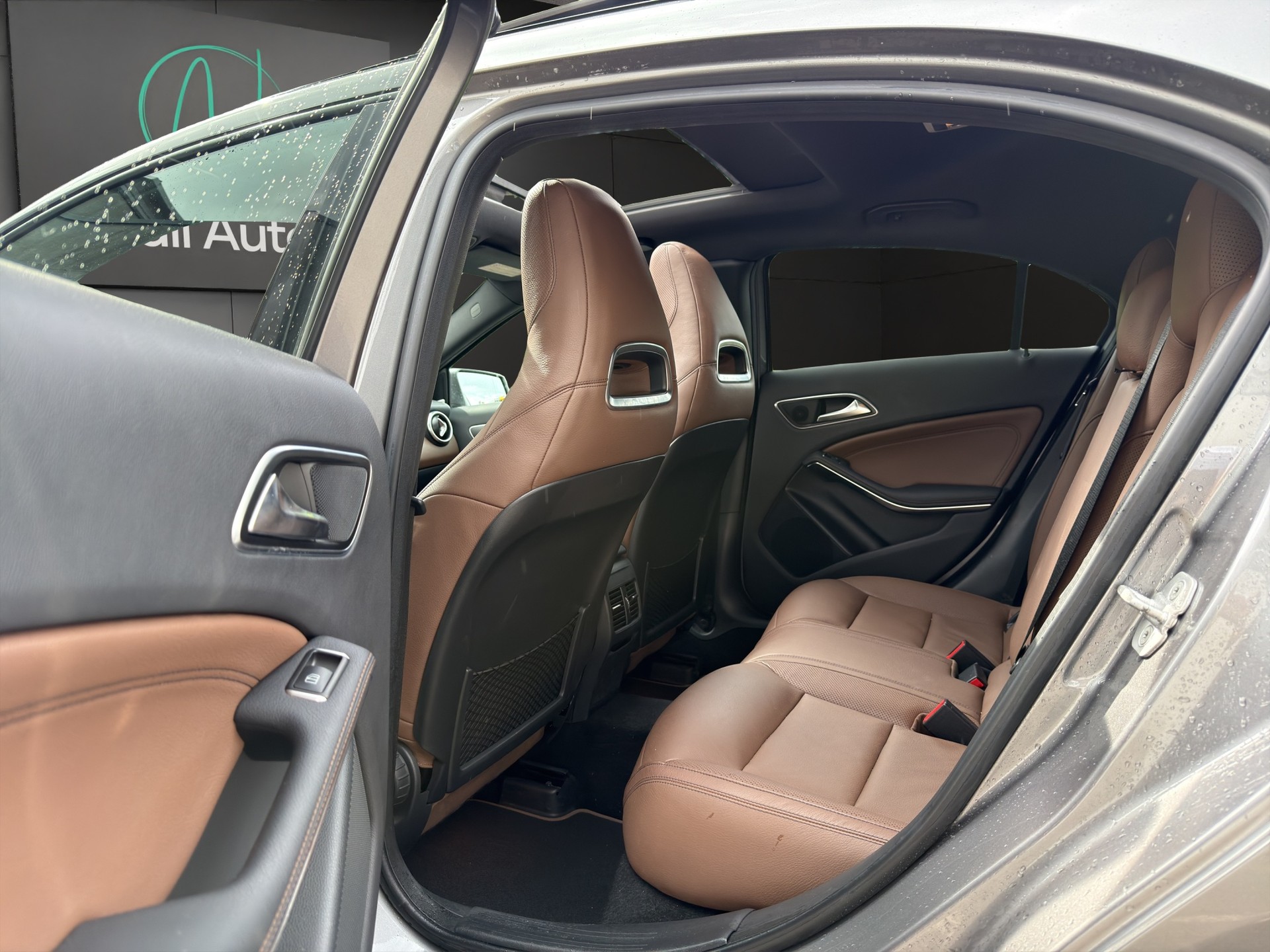 MERCEDES-BENZ A 220 CDI AMG Line 7G-DCT-image-9
