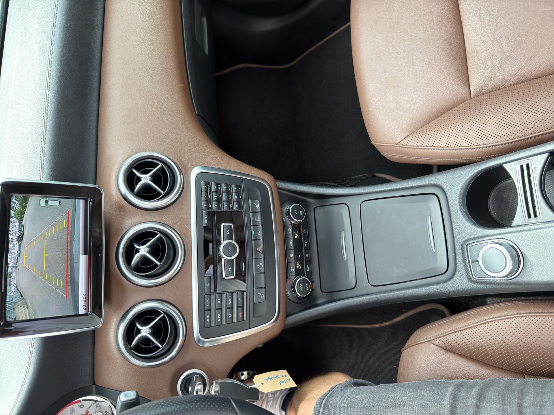 MERCEDES-BENZ A 220 CDI AMG Line 7G-DCT-image-10