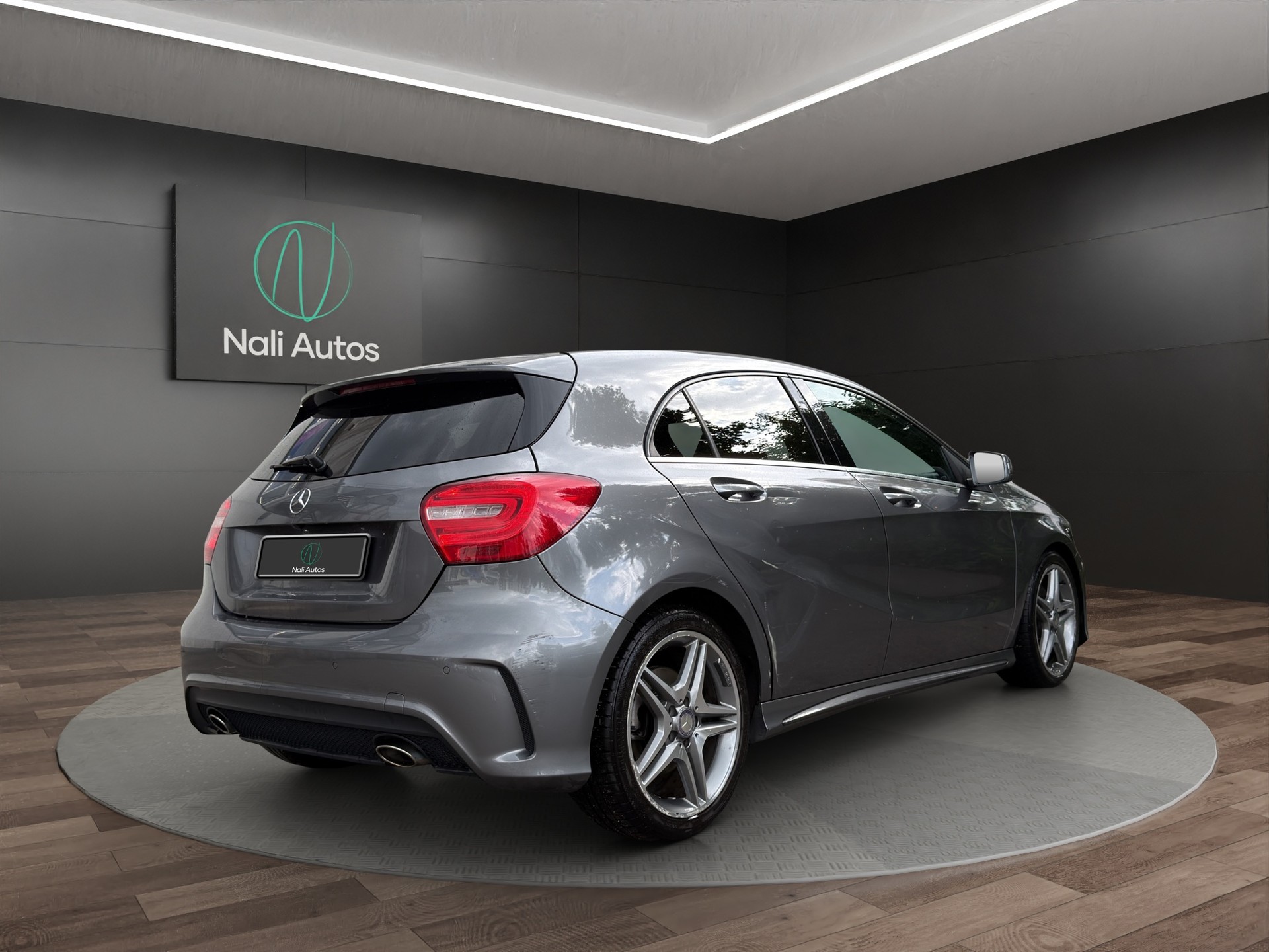 MERCEDES-BENZ A 220 CDI AMG Line 7G-DCT-image-3