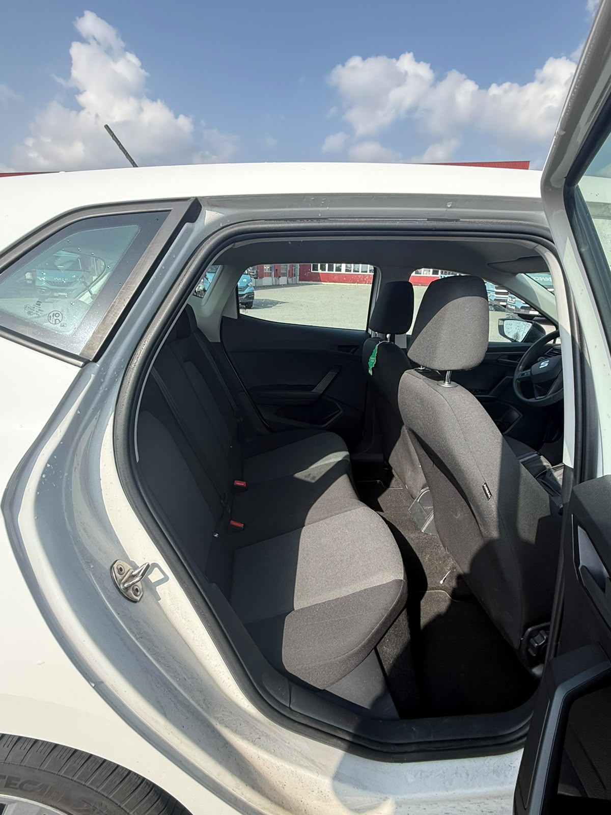 SEAT Ibiza 1.0 EcoTSI Reference-image-4