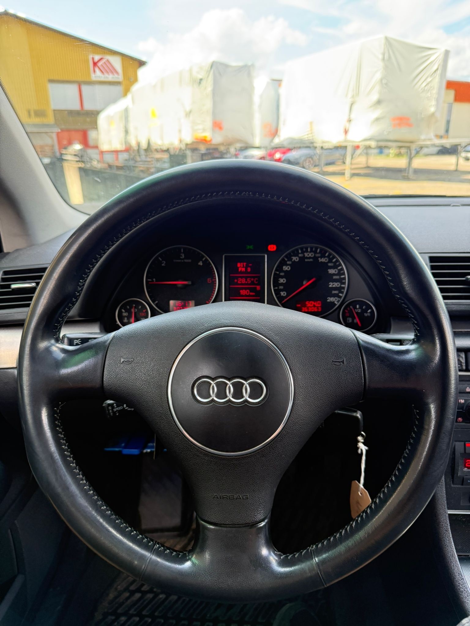 AUDI A3 2.0 FSI Attraction-image-9