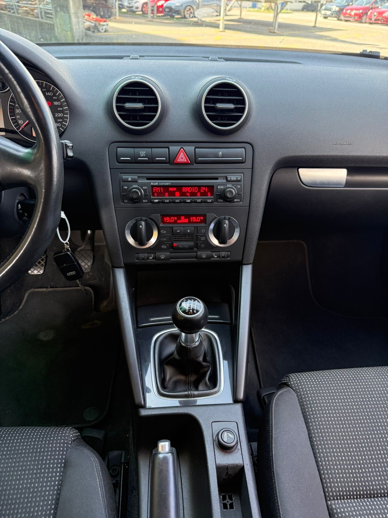 AUDI A3 2.0 FSI Attraction-image-11