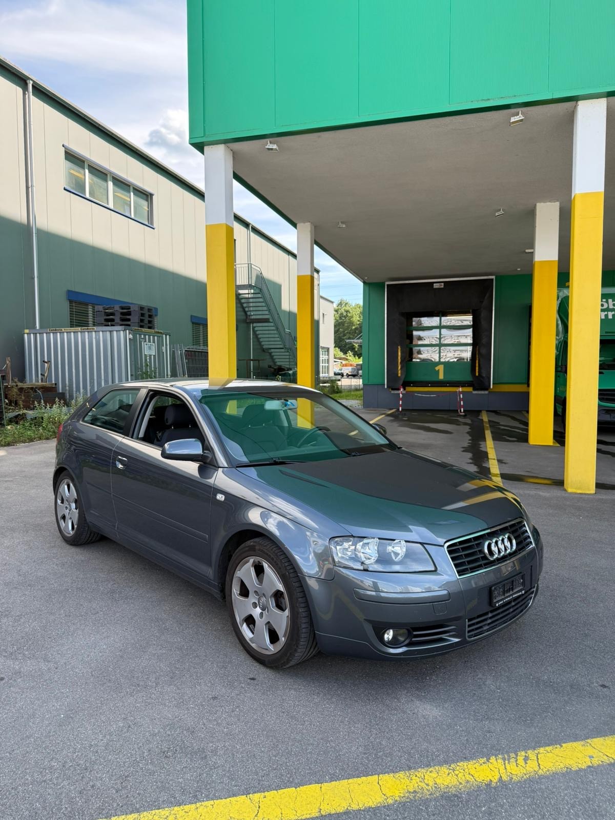 AUDI A3 2.0 FSI Attraction-image-0