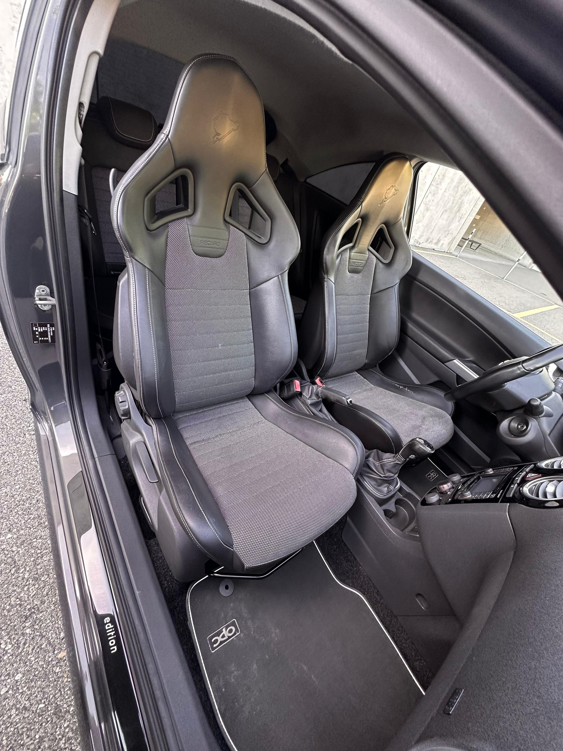 OPEL Corsa 1.6 Turbo OPC Nürburgring Edition-image-9