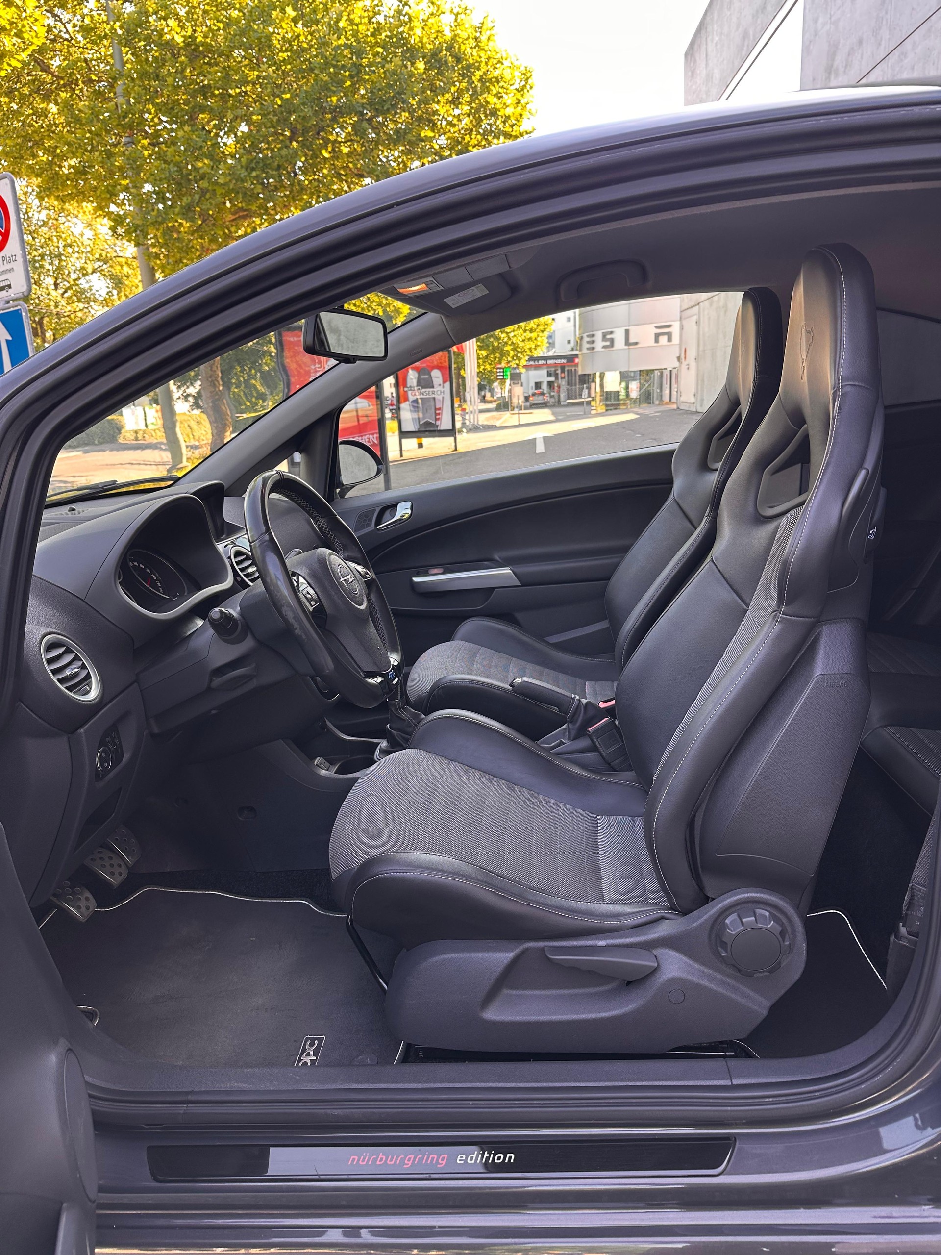 OPEL Corsa 1.6 Turbo OPC Nürburgring Edition-image-7