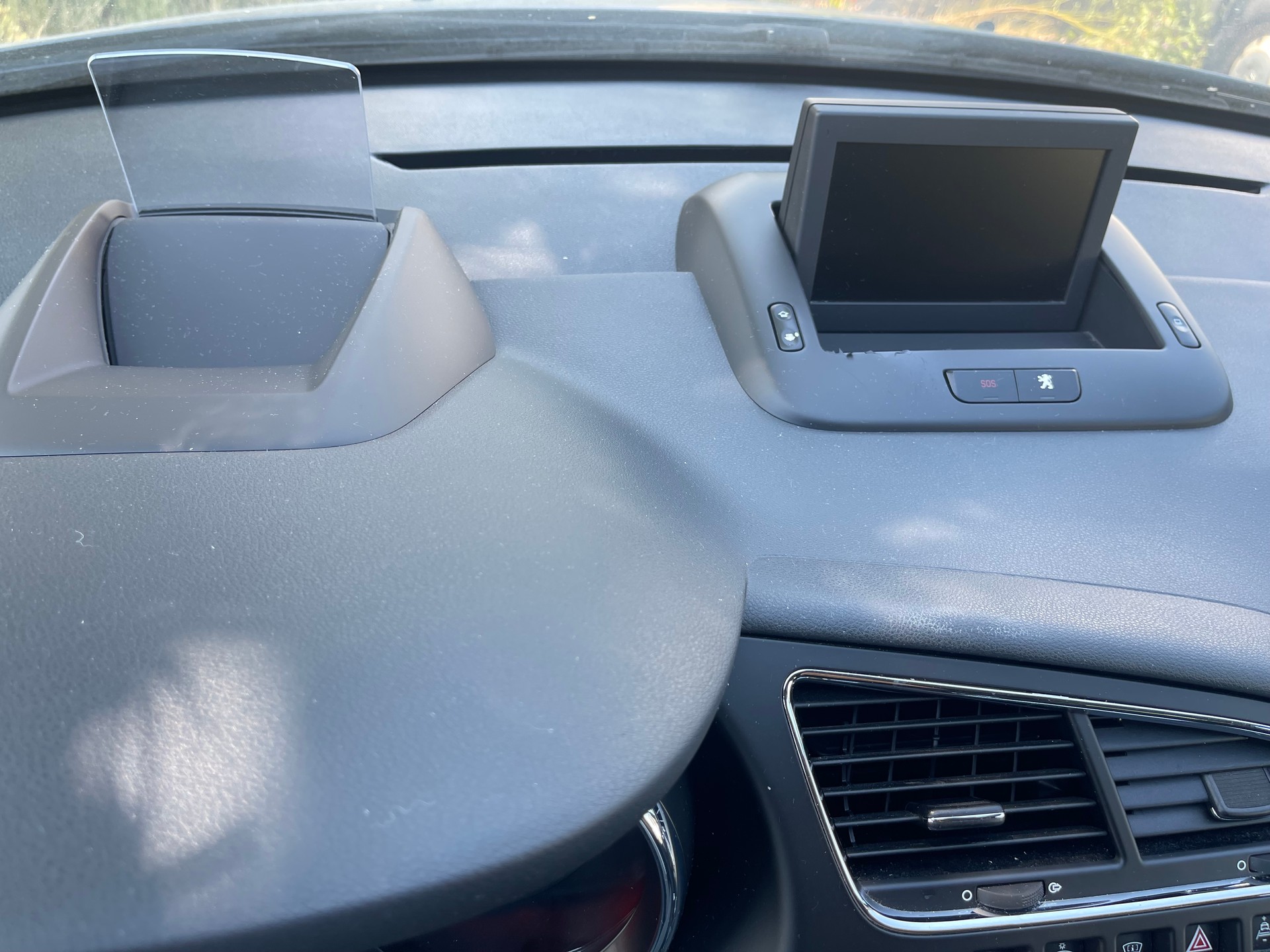 PEUGEOT 3008 1.6 HDI Sport Pack EGS6-image-8