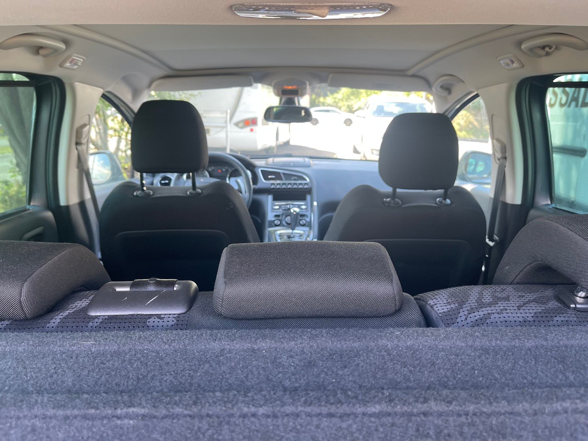 PEUGEOT 3008 1.6 HDI Sport Pack EGS6-image-10