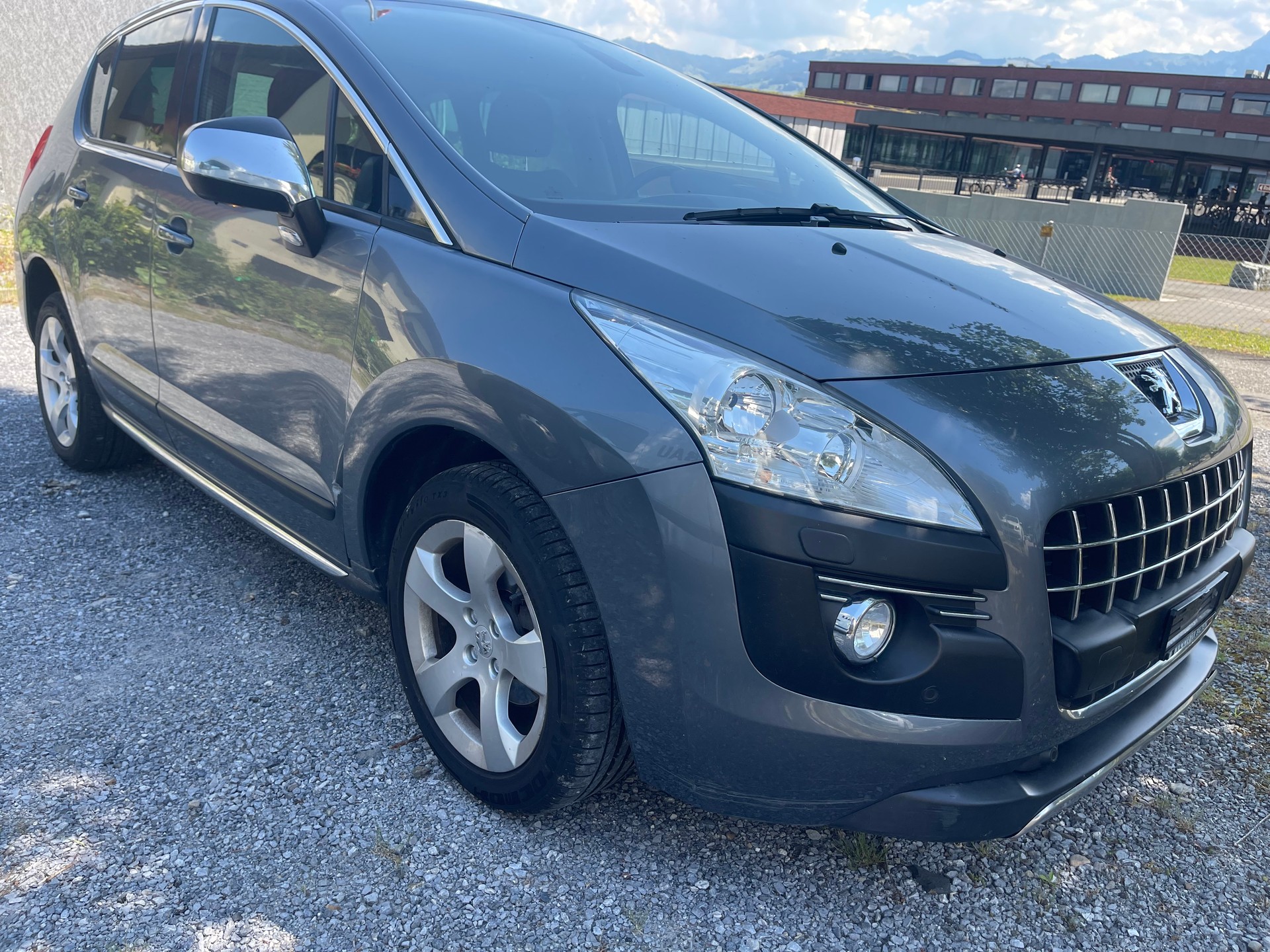 PEUGEOT 3008 1.6 HDI Sport Pack EGS6-image-1