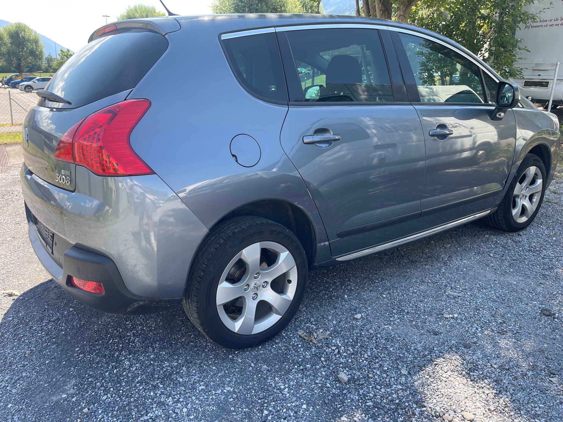 PEUGEOT 3008 1.6 HDI Sport Pack EGS6-image-2