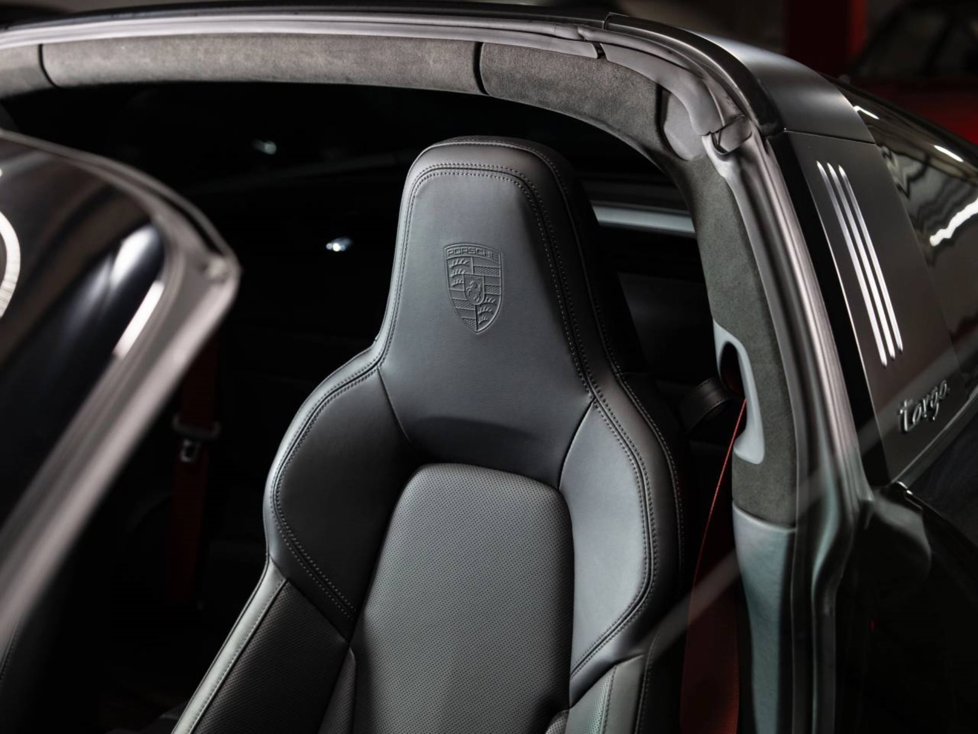 PORSCHE 911 Targa 4 GTS-image-19