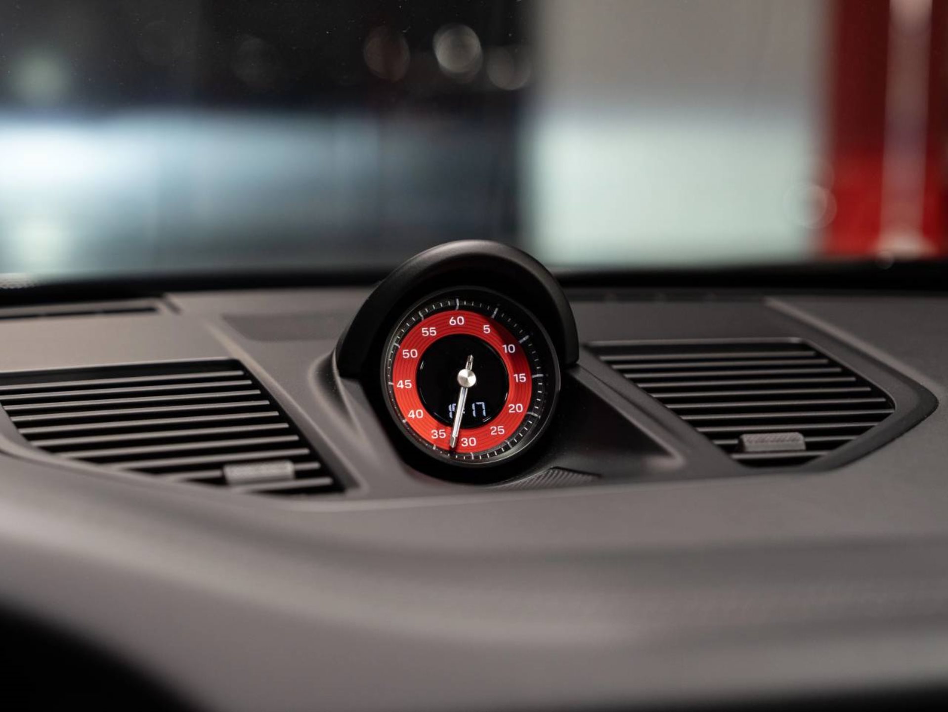 PORSCHE 911 Targa 4 GTS-image-11