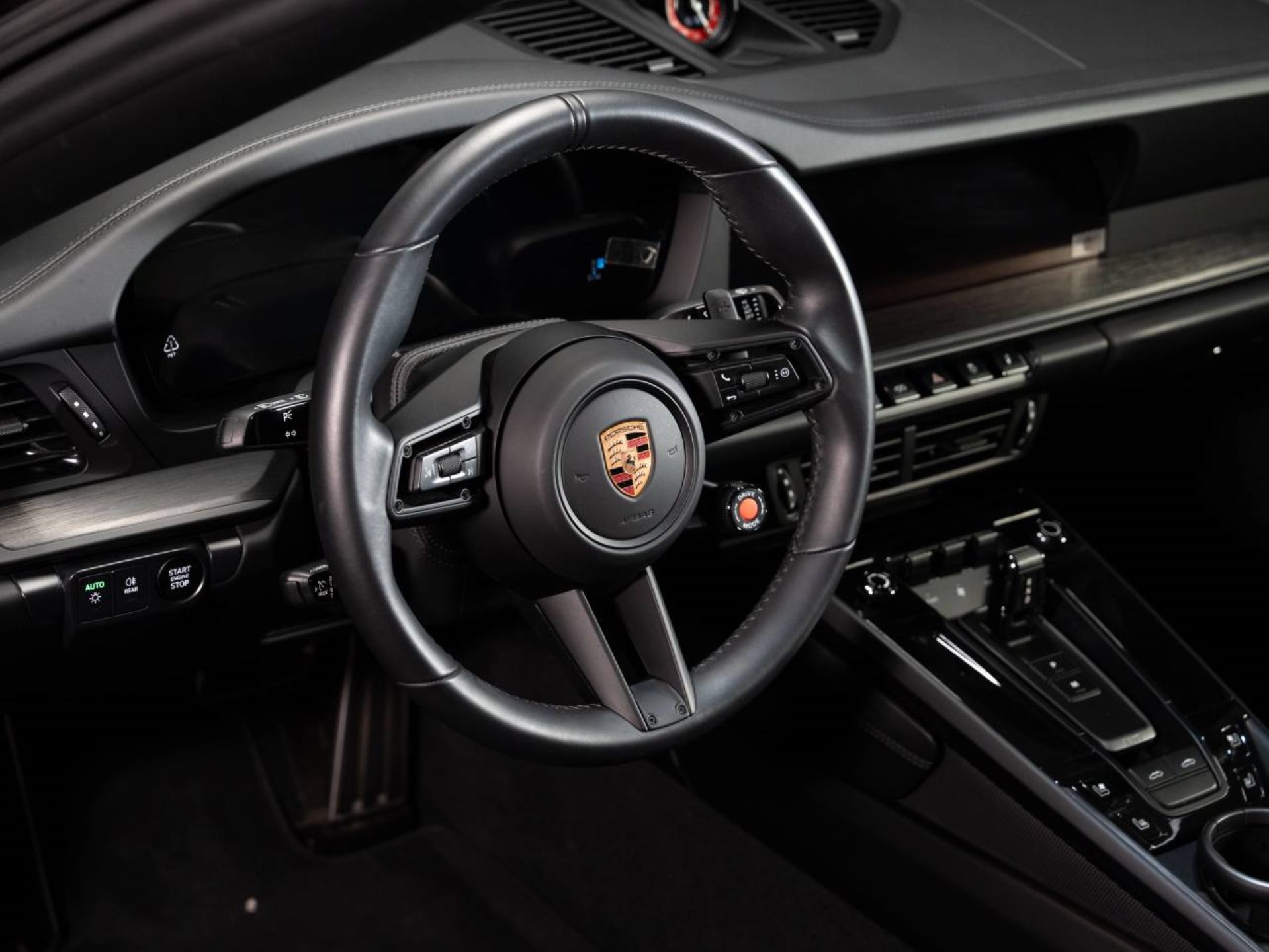 PORSCHE 911 Targa 4 GTS-image-10