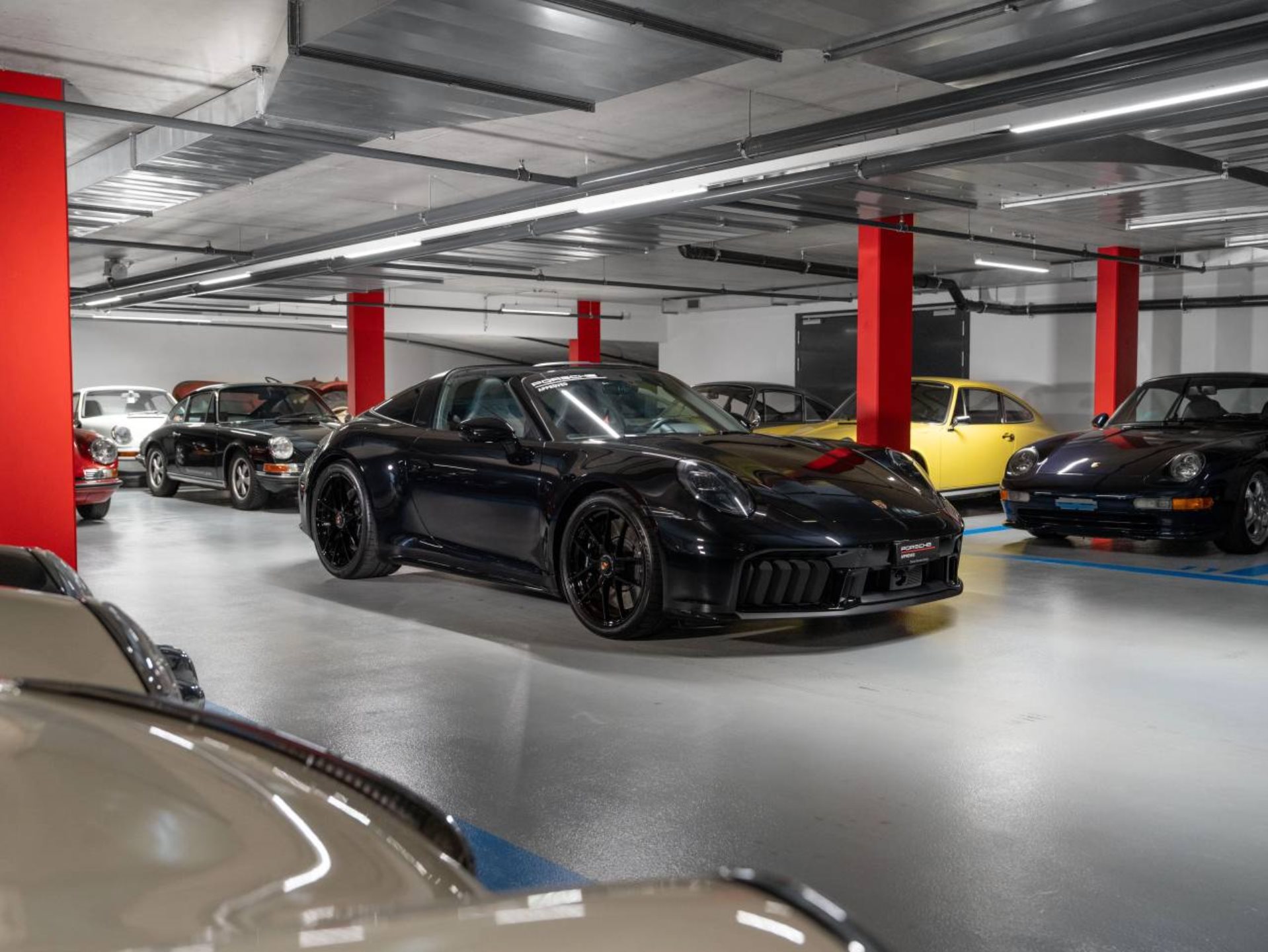 PORSCHE 911 Targa 4 GTS-image-5