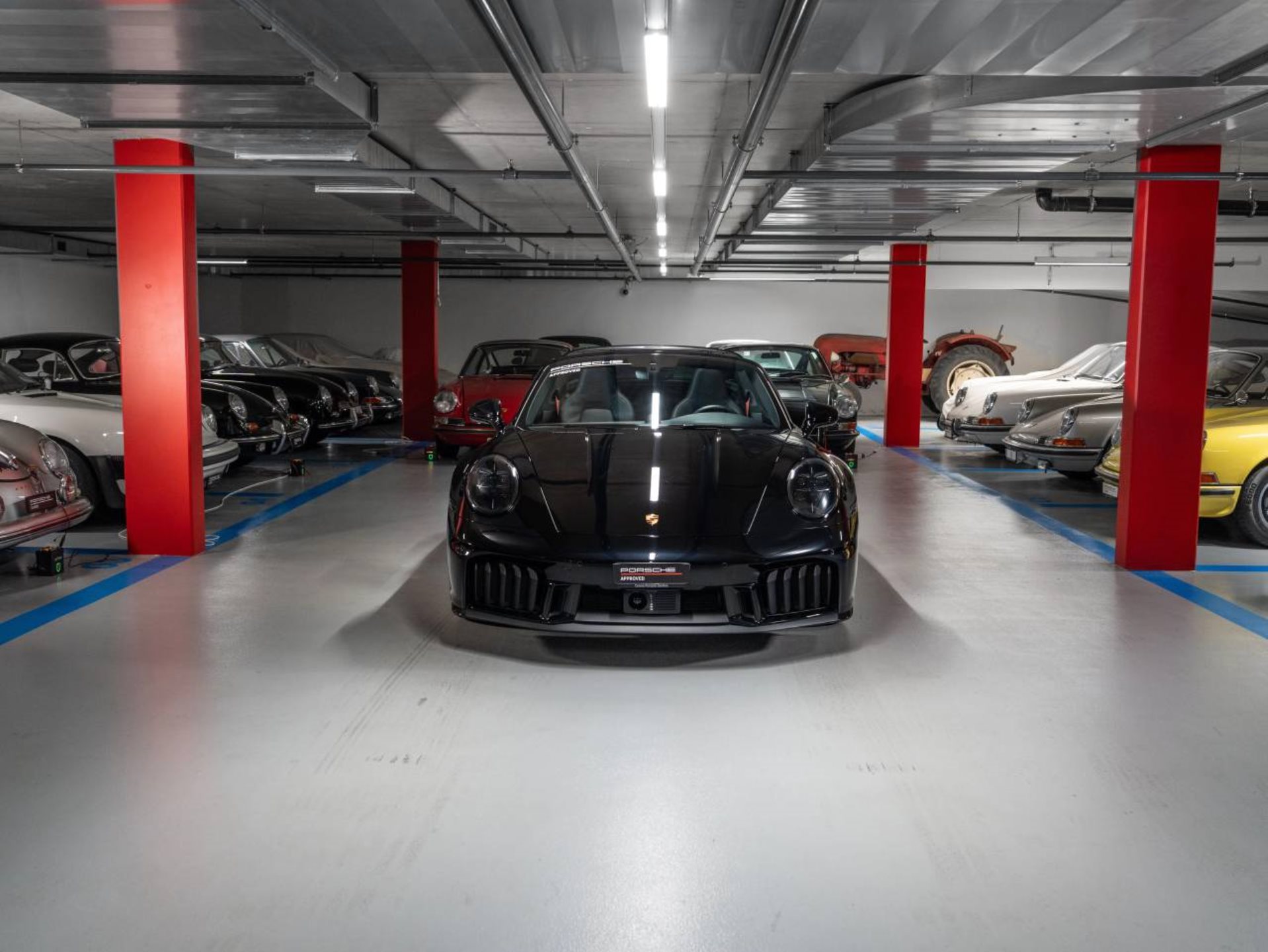 PORSCHE 911 Targa 4 GTS-image-1