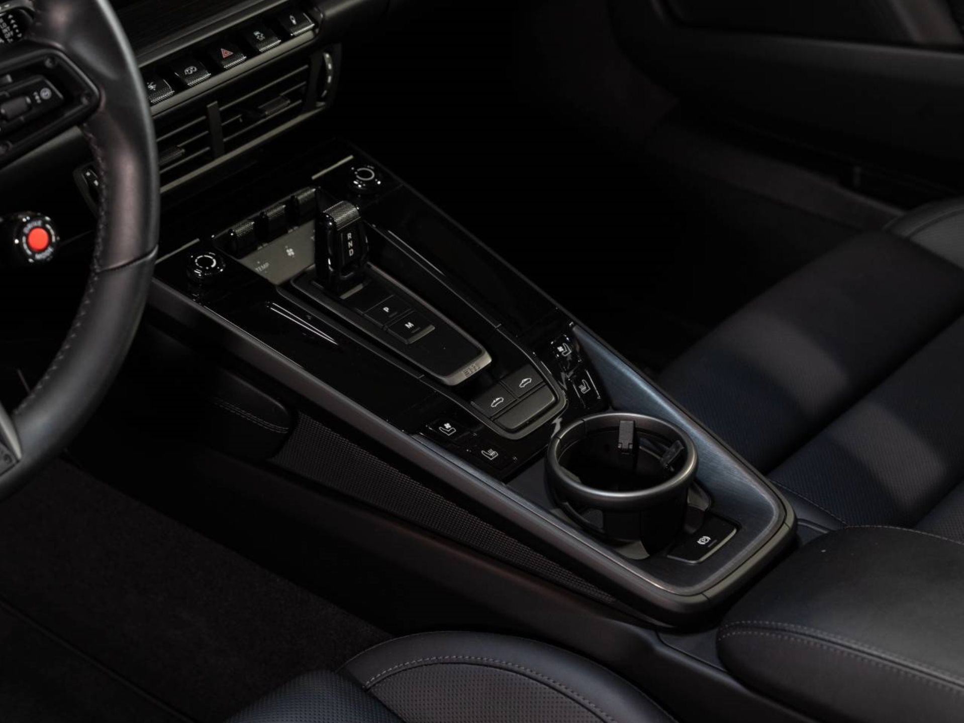 PORSCHE 911 Targa 4 GTS-image-15