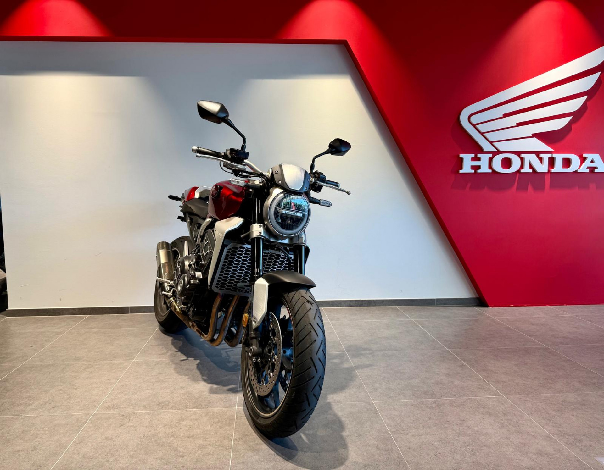 HONDA CB 1000 R+