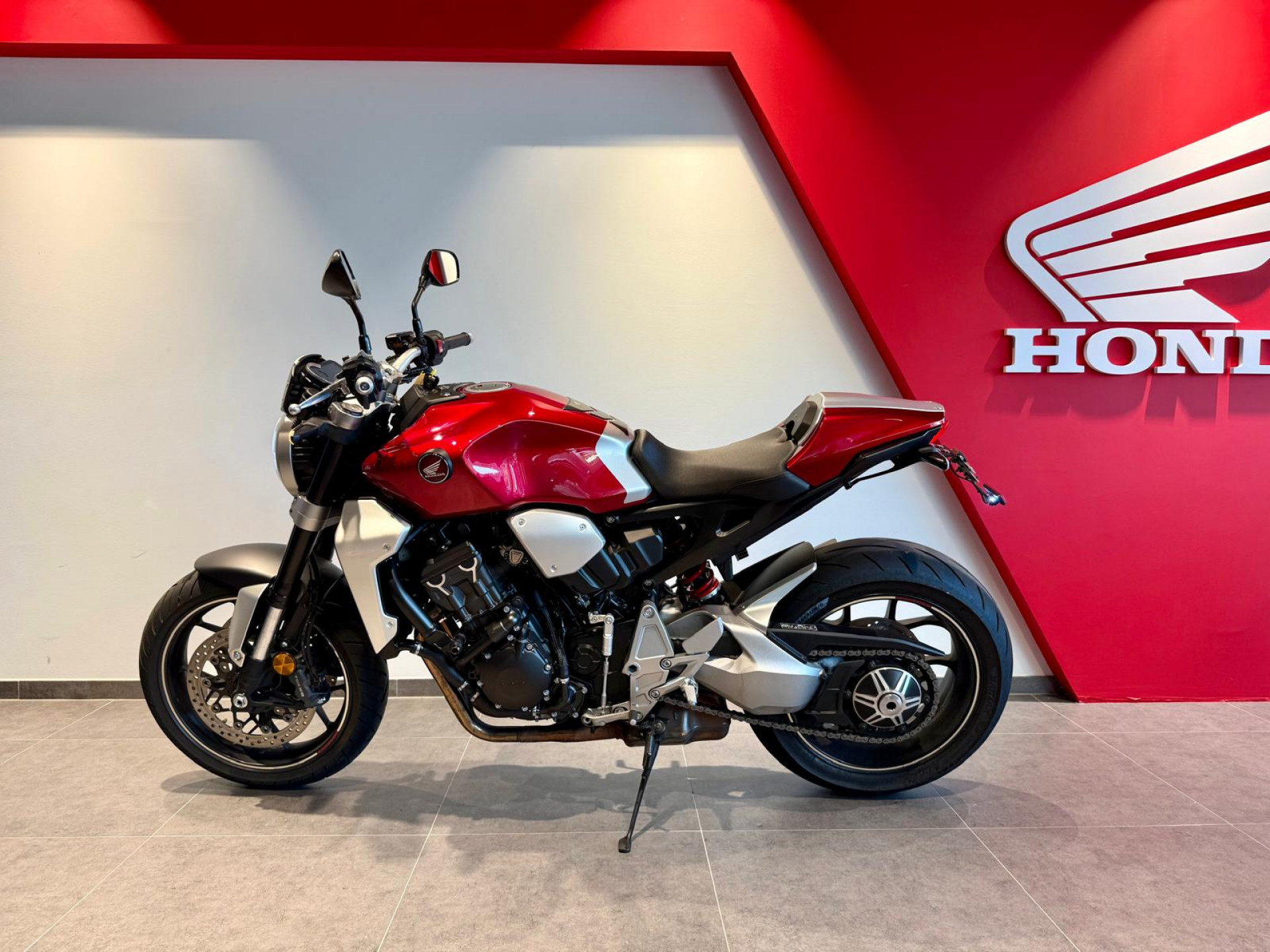 HONDA CB 1000 R+-showroom-element-2