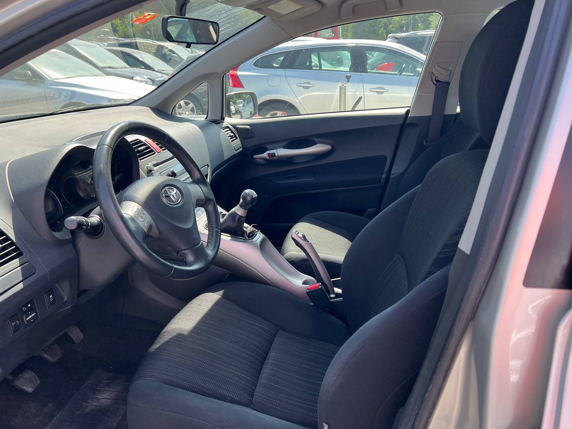 TOYOTA Auris 1.6 Linea Luna-image-5