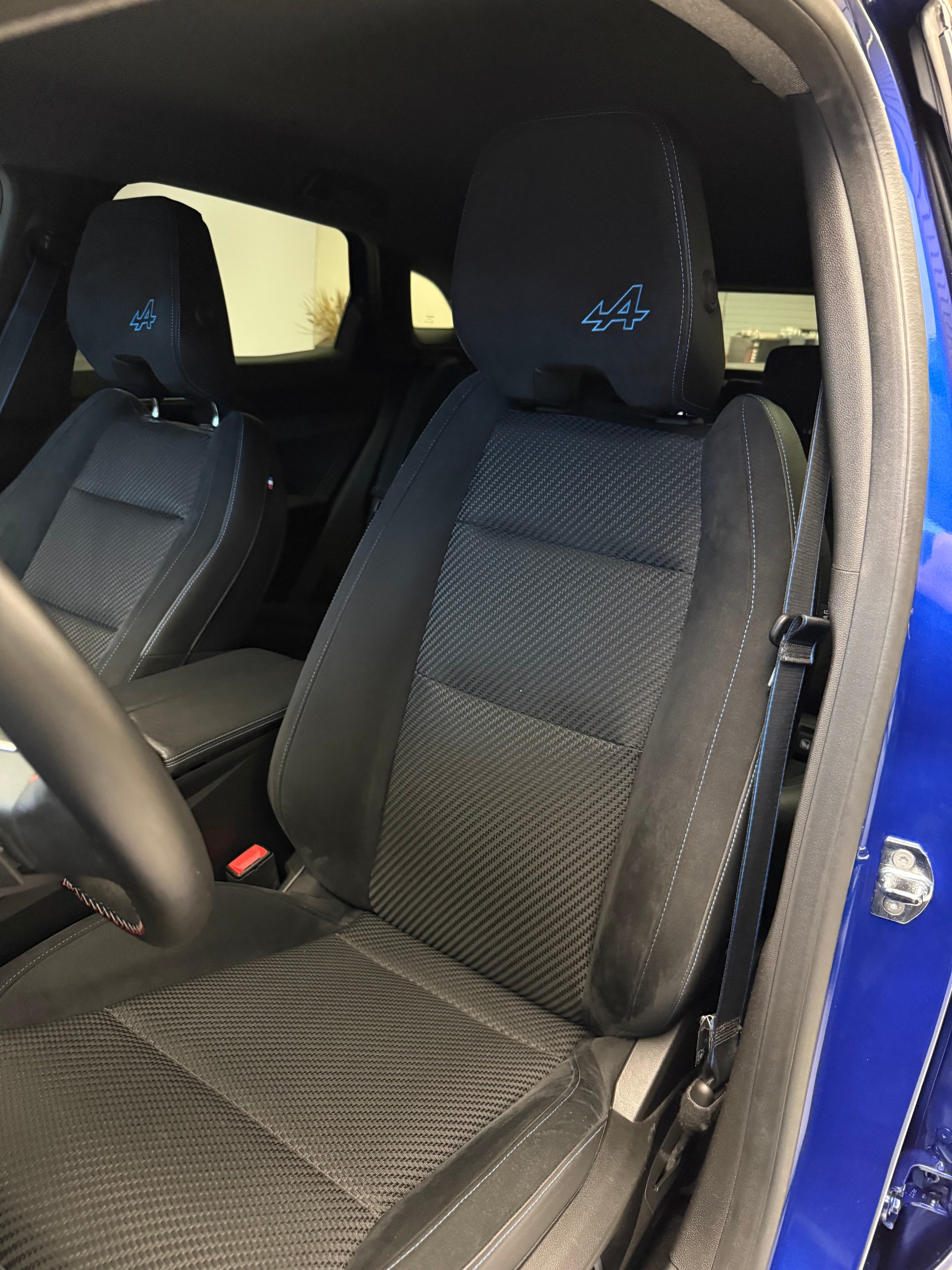 RENAULT Austral 1.2 HEV 200 Iconic Esprit Alpine A-image-6