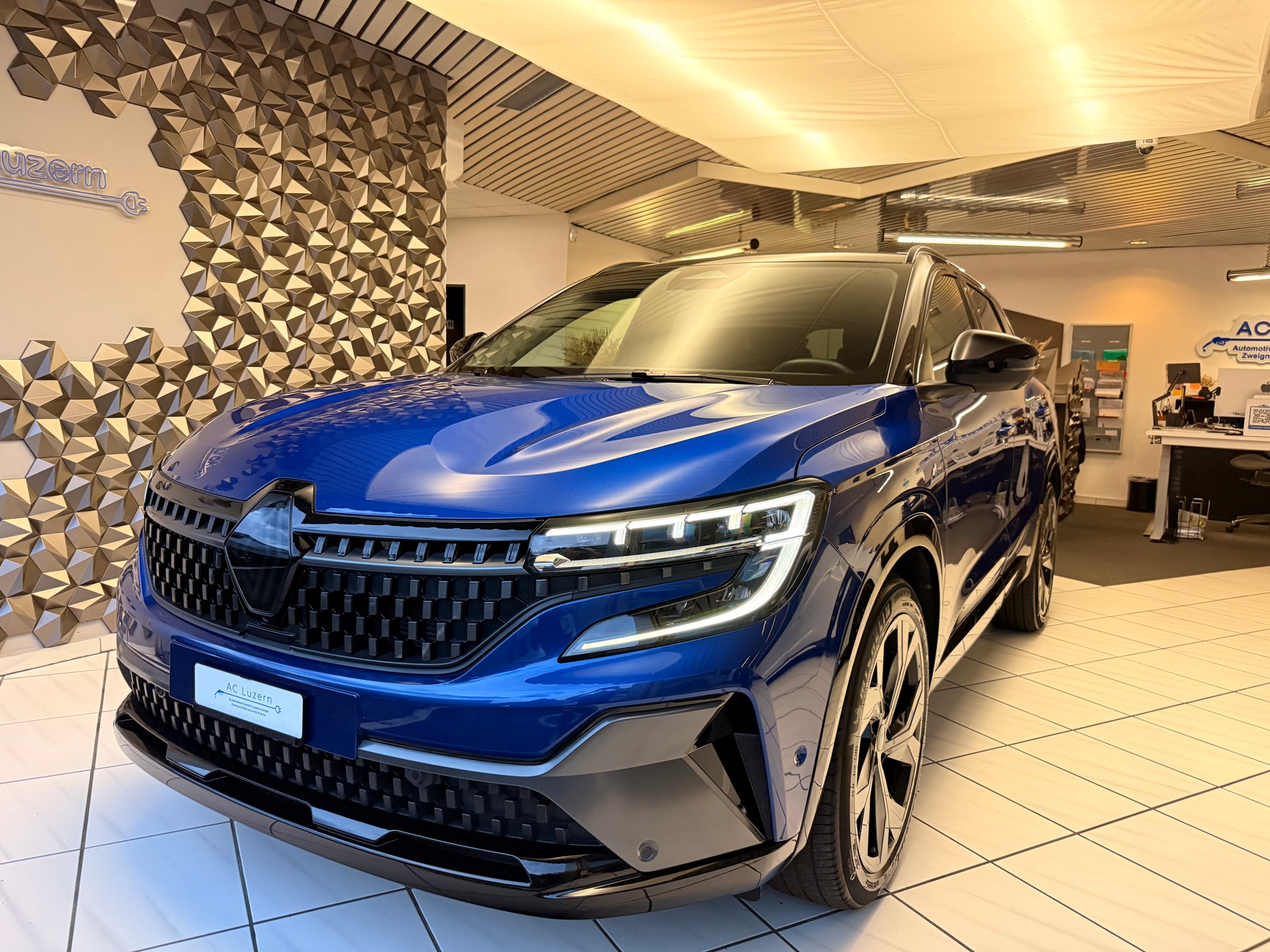 RENAULT Austral 1.2 HEV 200 Iconic Esprit Alpine A-image-0