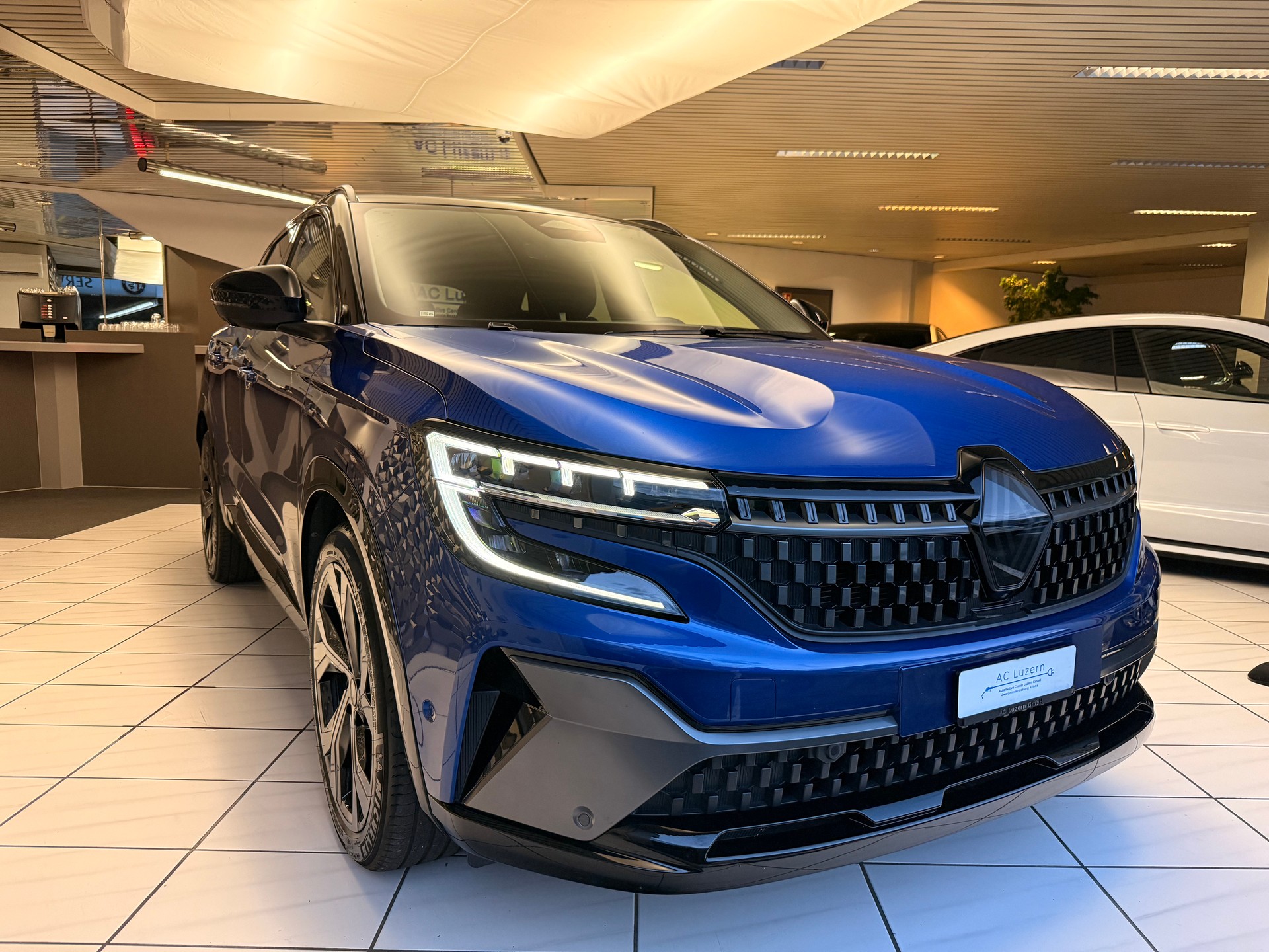 RENAULT Austral 1.2 HEV 200 Iconic Esprit Alpine A-image-3