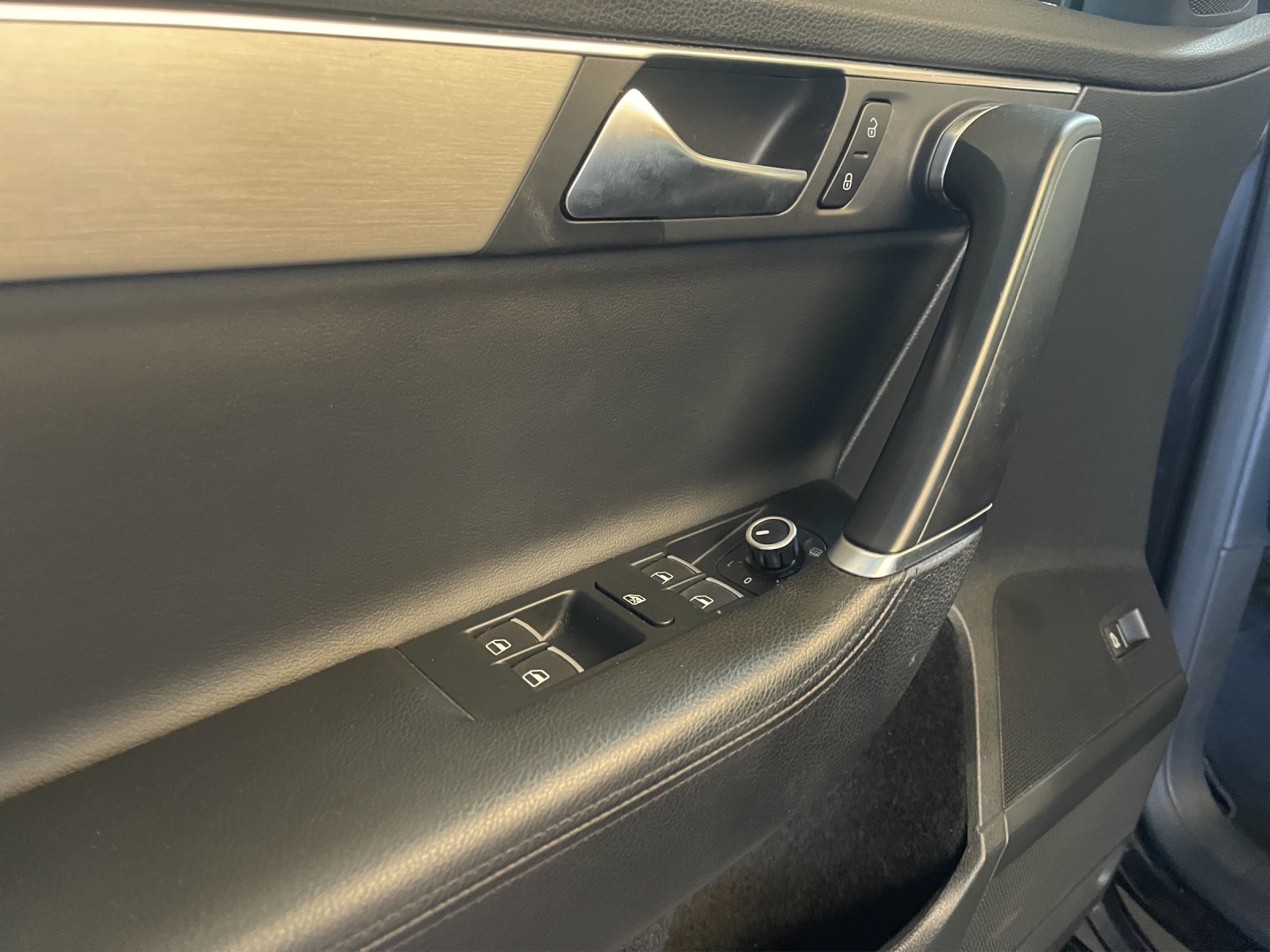 VW Passat Variant 2.0 TDI BMT Highline 4MDSG-image-12