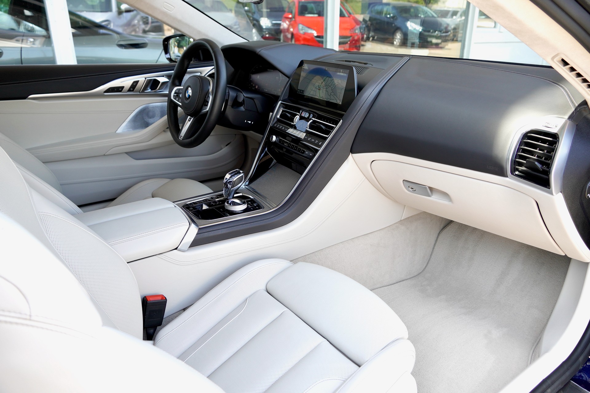BMW M850i xDrive Steptronic-image-14