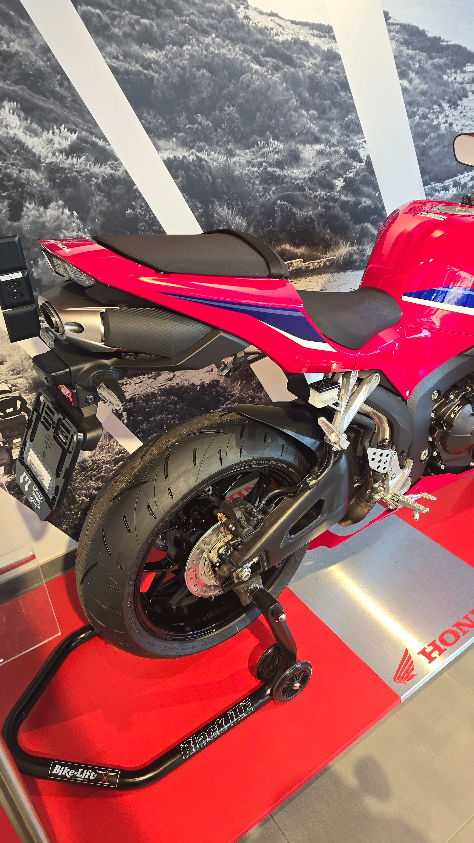 HONDA CBR 600 RR-image-9