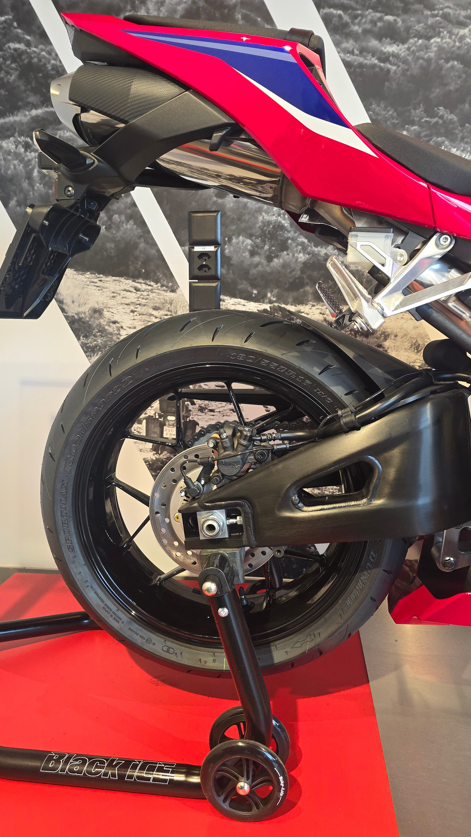 HONDA CBR 600 RR-image-12