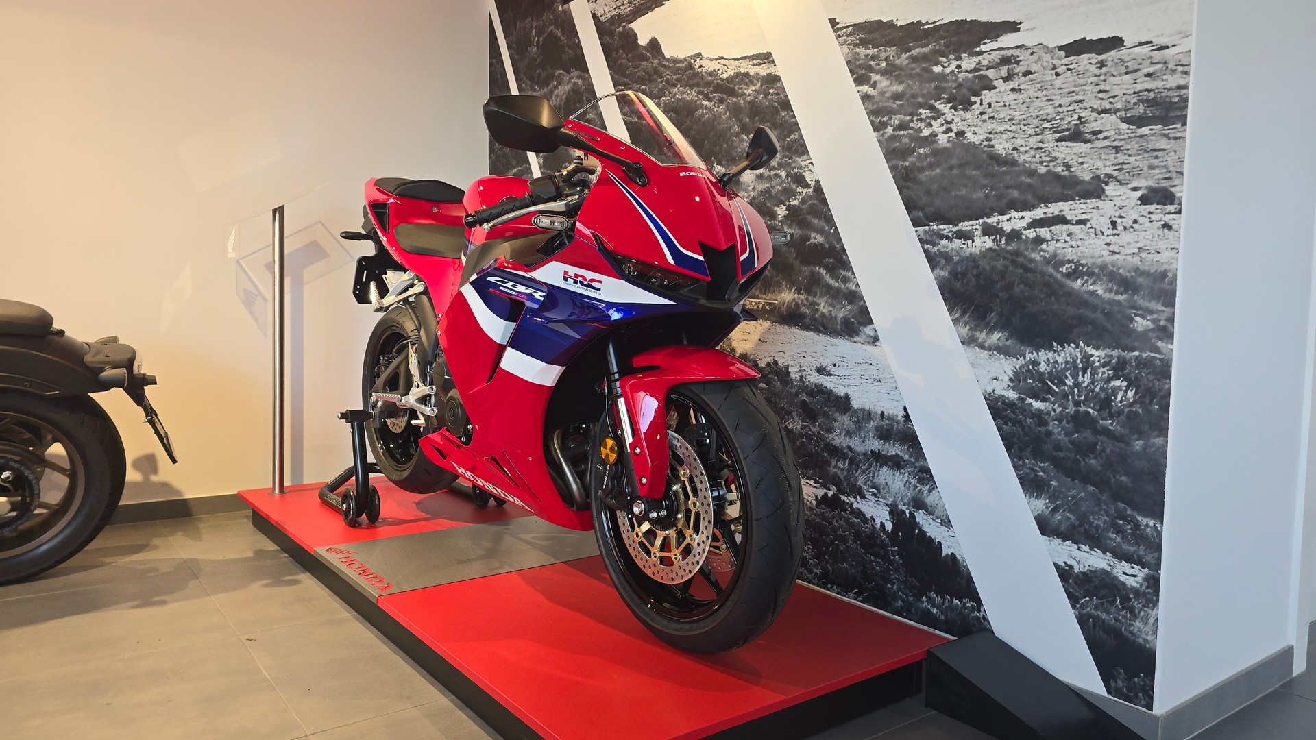 HONDA CBR 600 RR-image-1