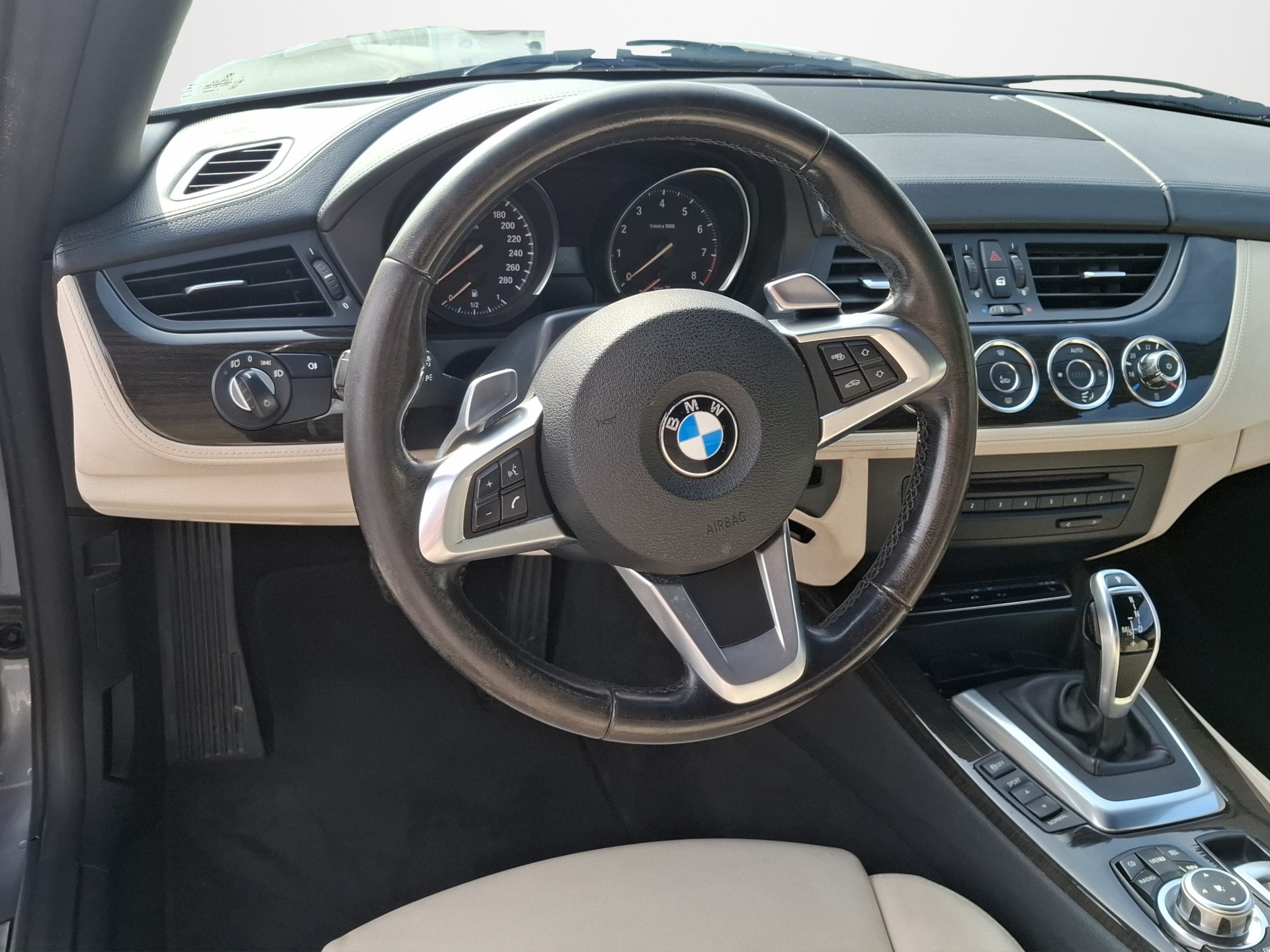 BMW Z4 sDrive35i DKG-image-8