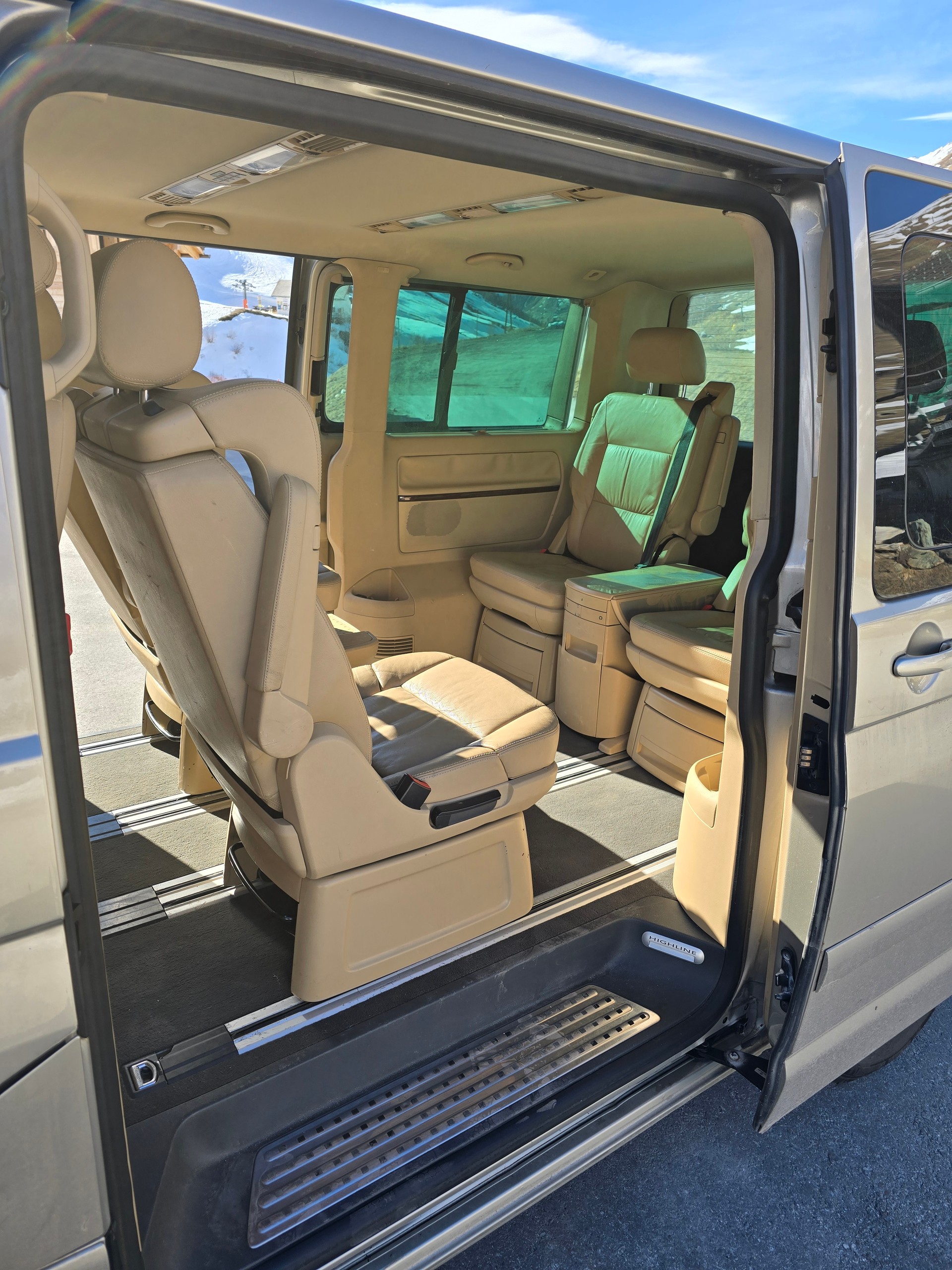VW Multivan Highline-image-4