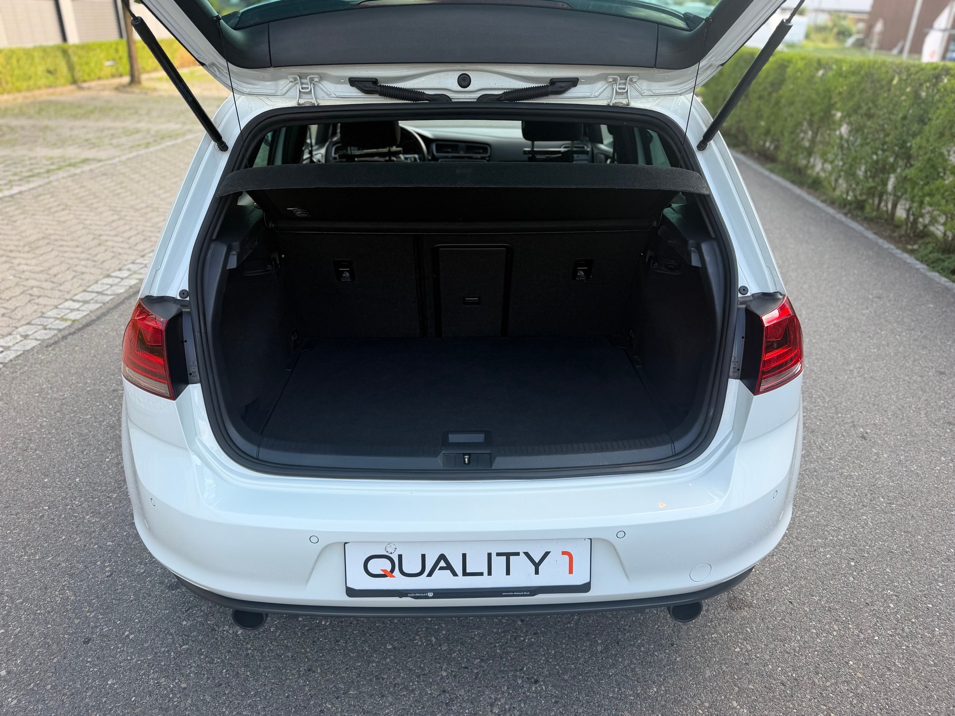VW Golf 2.0 TSI GTI-image-10