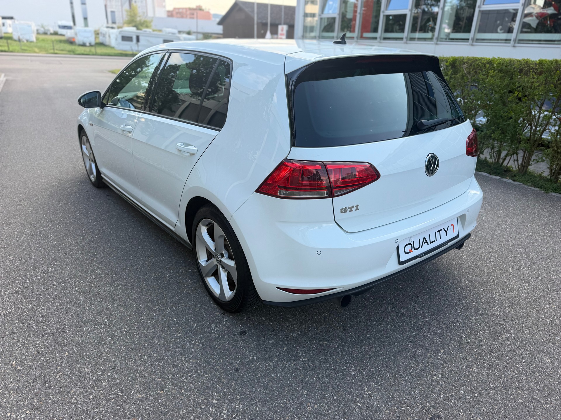 VW Golf 2.0 TSI GTI-image-7