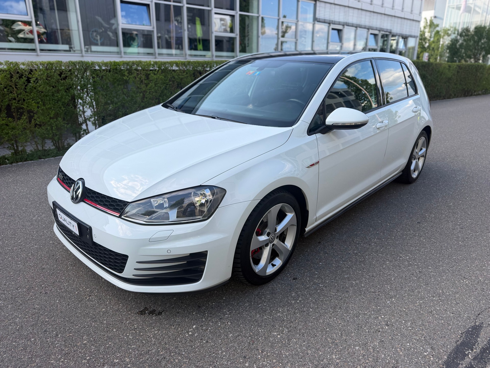 VW Golf 2.0 TSI GTI-image-0