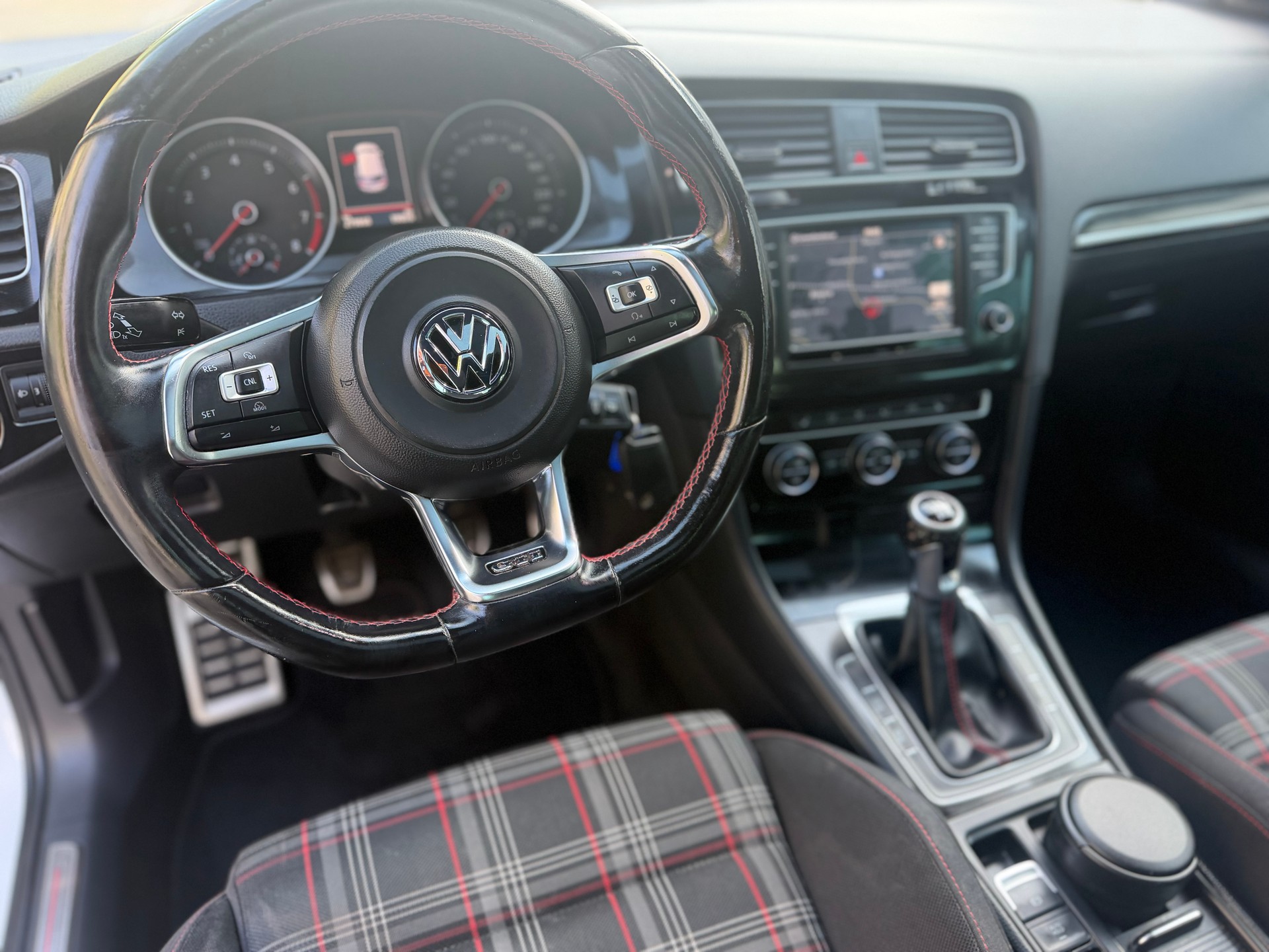 VW Golf 2.0 TSI GTI-image-19