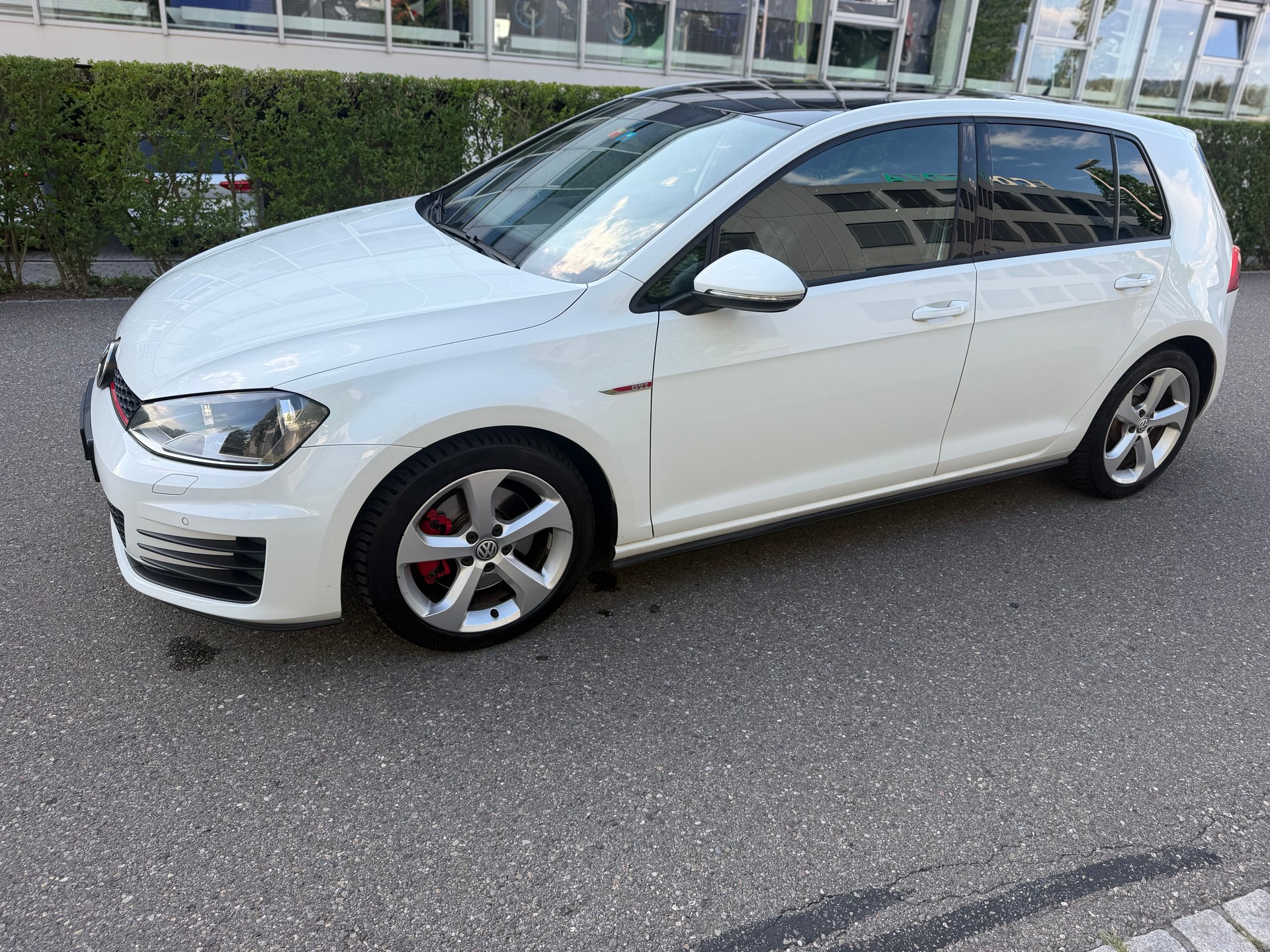 VW Golf 2.0 TSI GTI-image-21