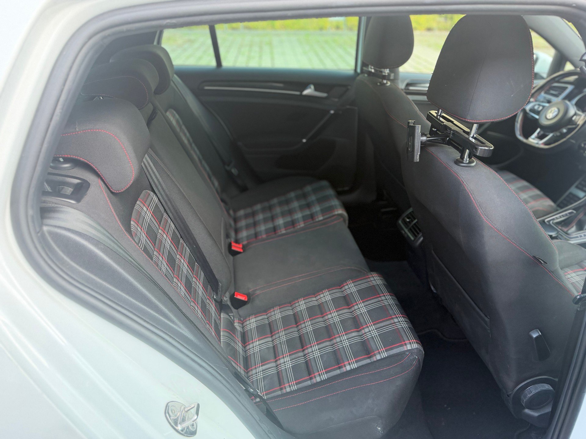 VW Golf 2.0 TSI GTI-image-12