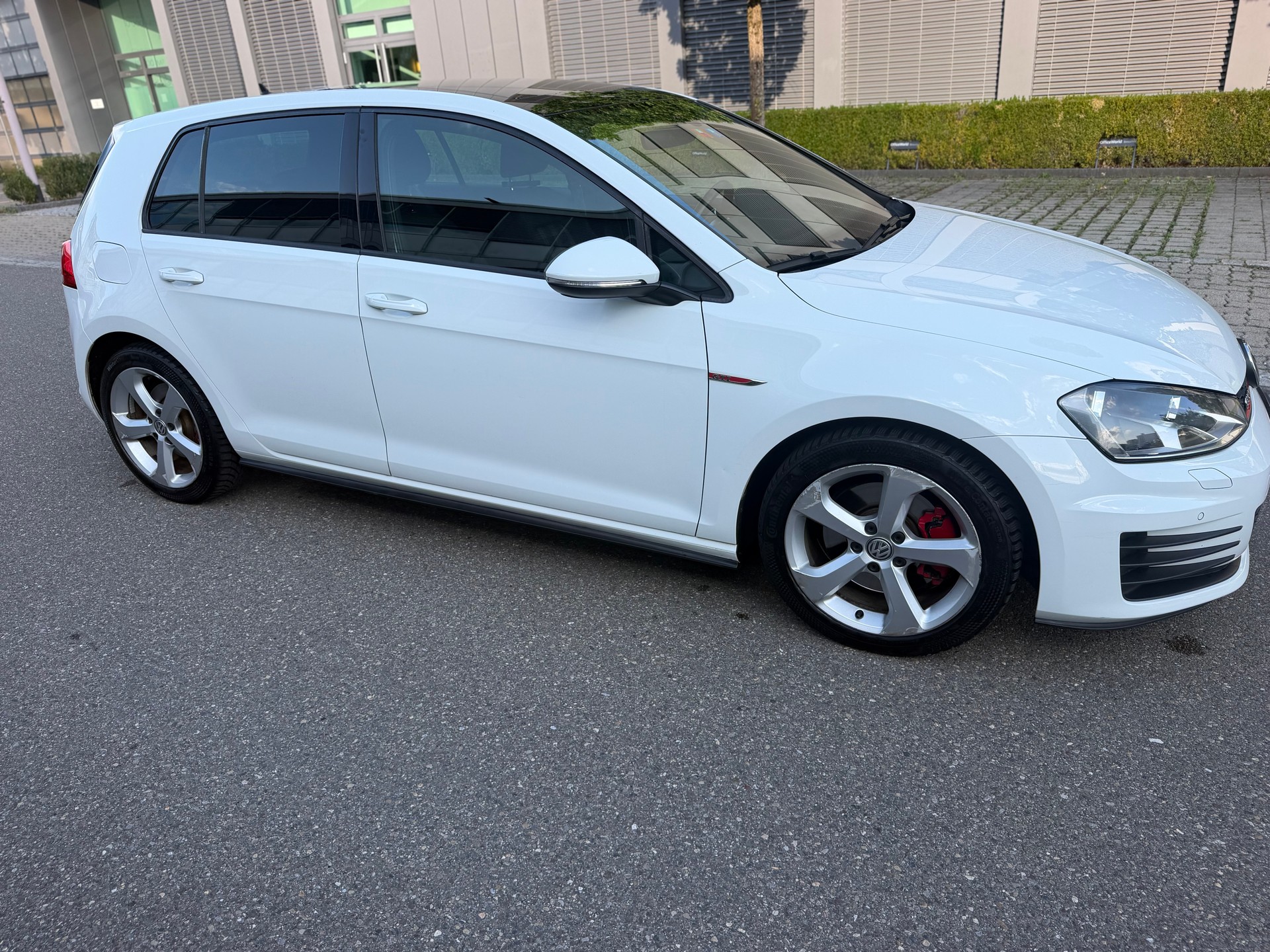 VW Golf 2.0 TSI GTI-image-22