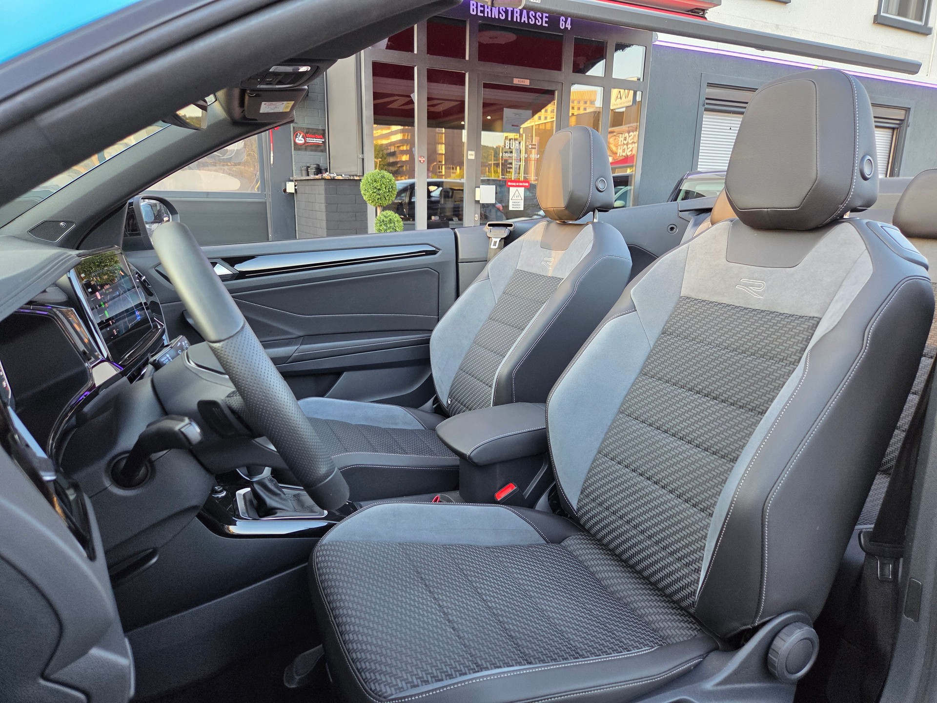 VW T-Roc Cabriolet 1.5 TSI EVO R-Line DSG-image-13